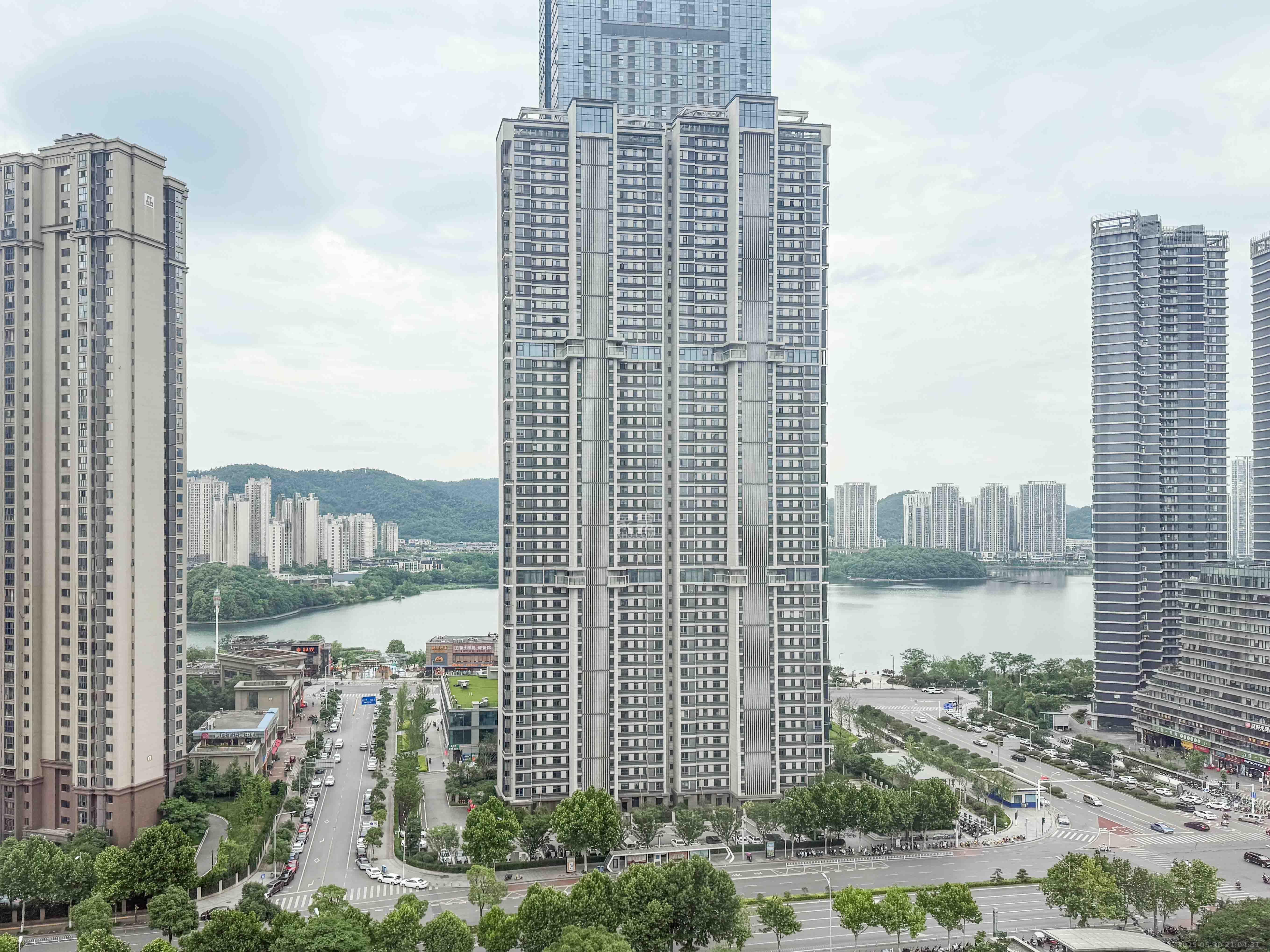梅溪湖金茂悦（金悦雅苑）  3室2厅2卫   156.00万阳台