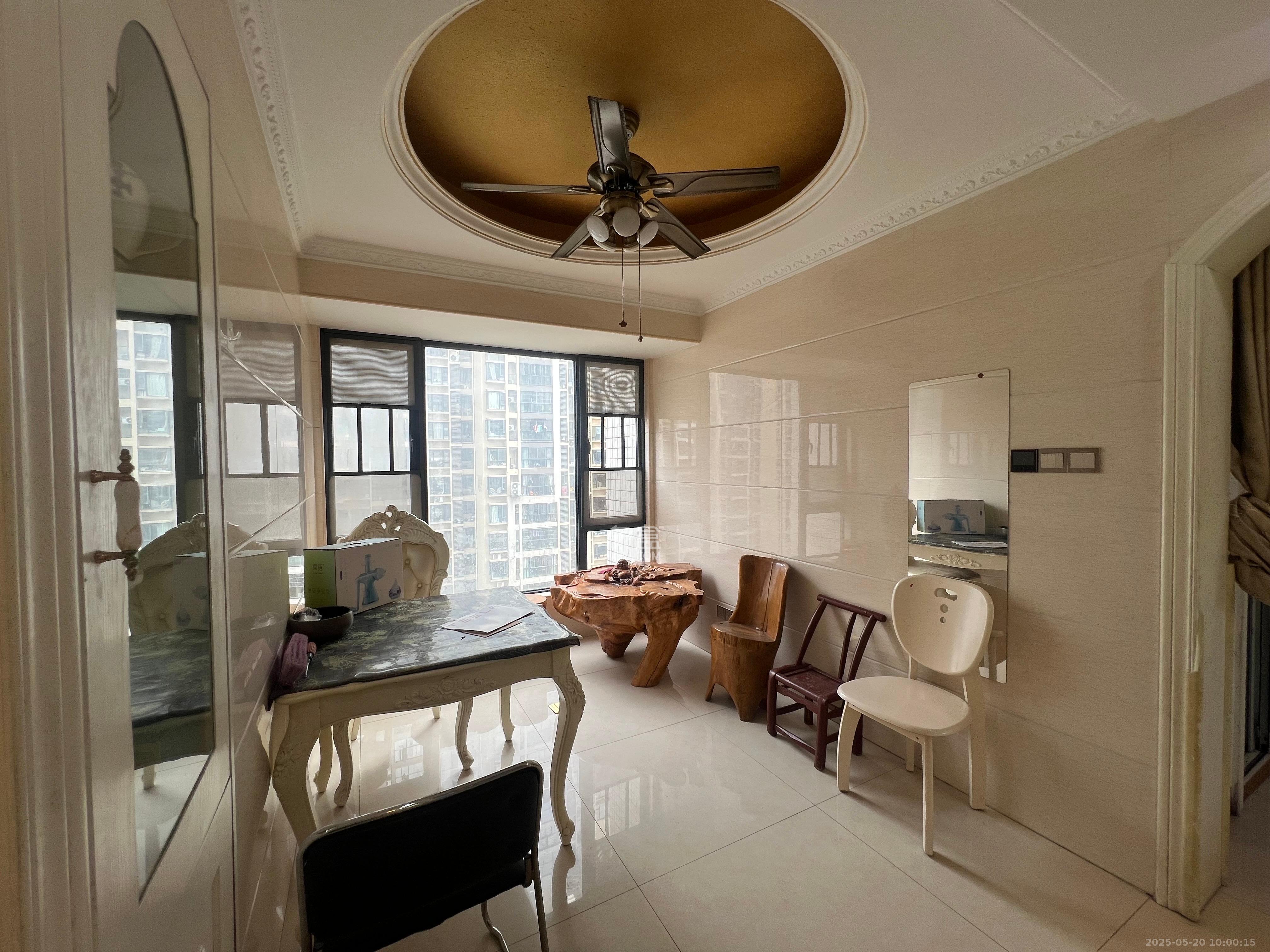 蓝山郡 3室2厅2卫 2600.0元/月 蓝山郡 3室2厅2卫 2600.0元/月室内图