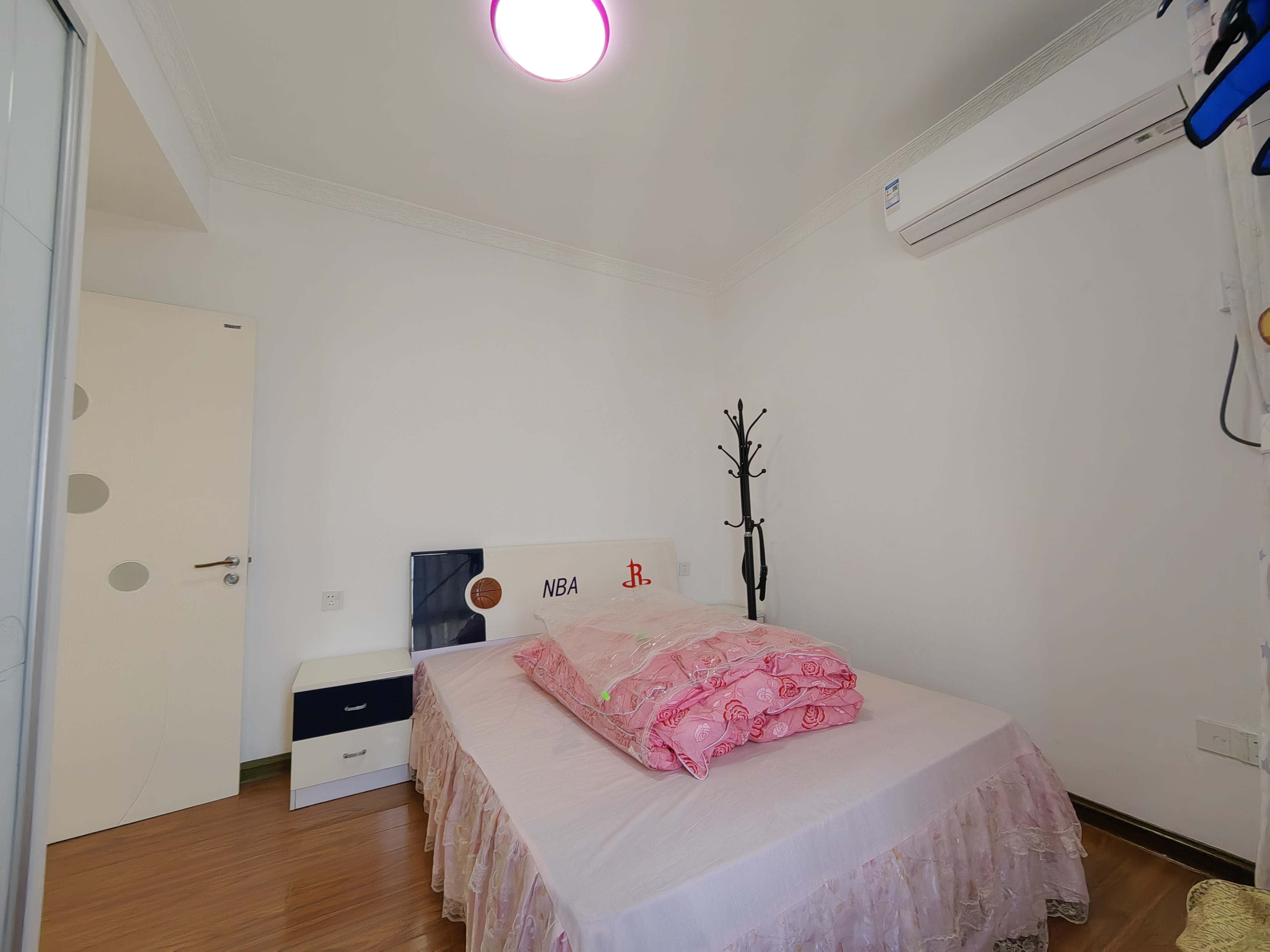 长和广场 2室2厅1卫 1800.0元/月 长和广场 2室2厅1卫 1800.0元/月室内图