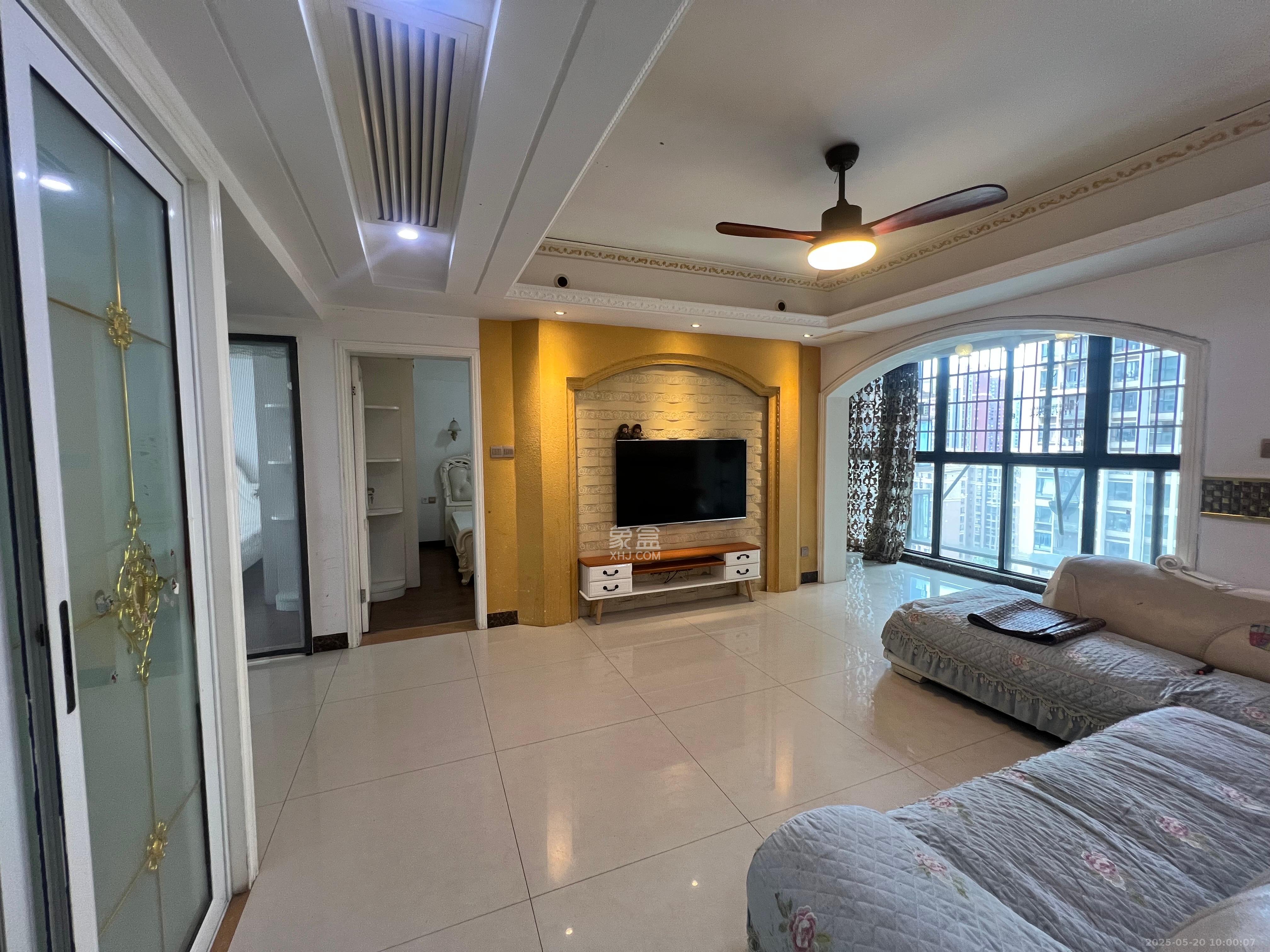 蓝山郡  3室2厅2卫    2600.0元/月 蓝山郡  3室2厅2卫    2600.0元/月