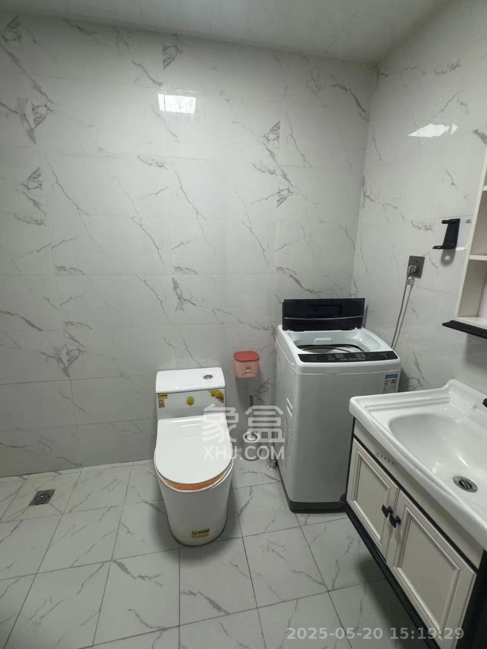 怡海星城  1室1厅1卫    1200.0元/月 怡海星城  1室1厅1卫    1200.0元/月室内图