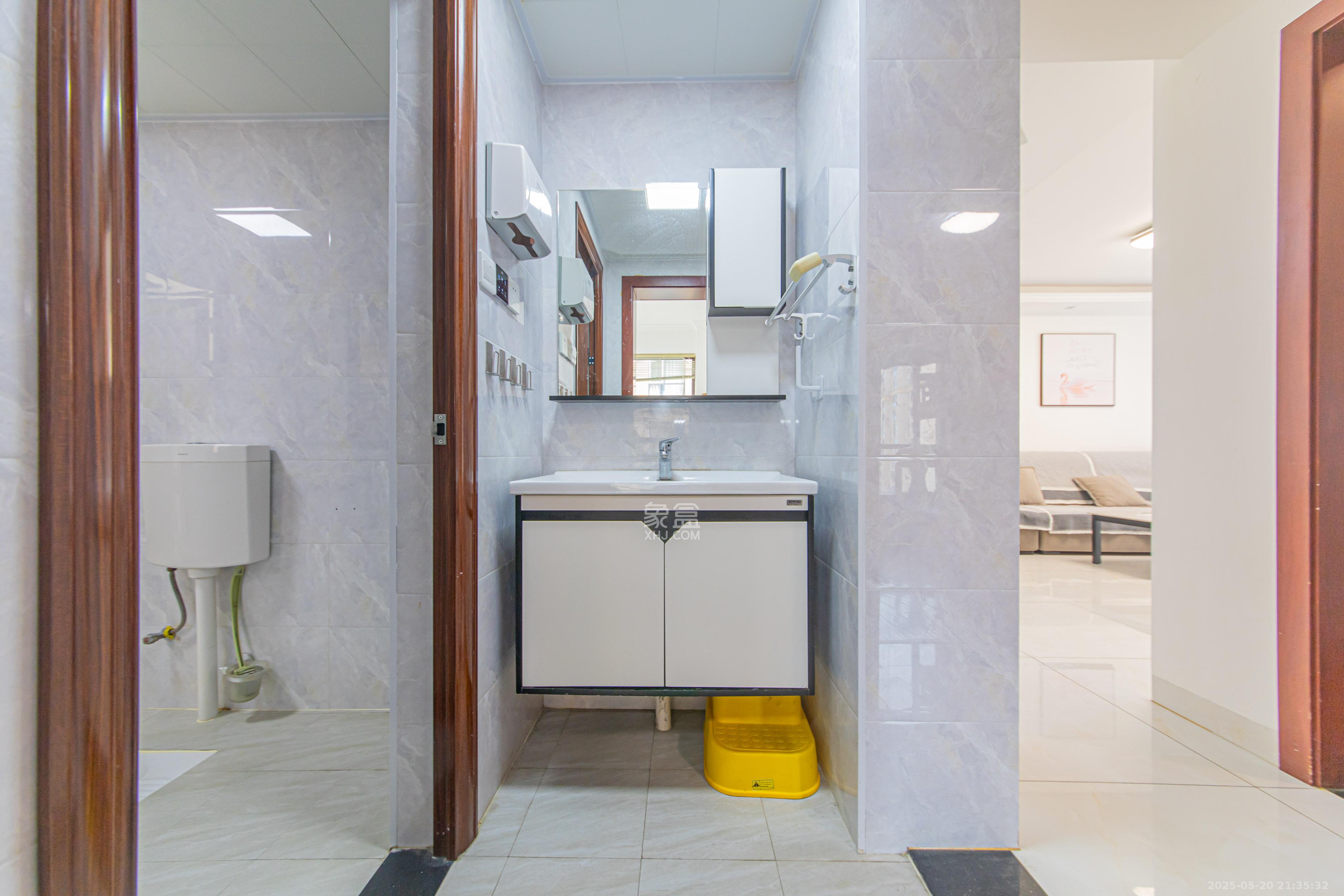 鑫远悦城(鑫远悦时代)  3室2厅1卫    103.0万 鑫远悦城(鑫远悦时代)  3室2厅1卫    103.0万卫生间