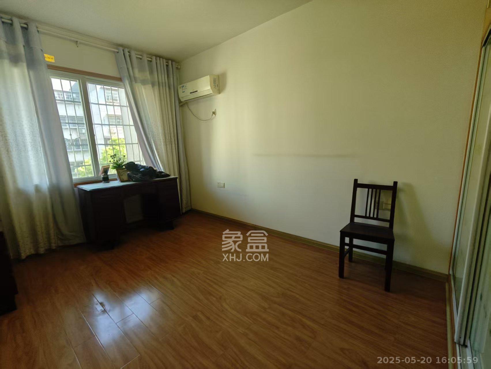 石油小区 4室2厅2卫 56.8万 石油小区 4室2厅2卫 56.8万室内图