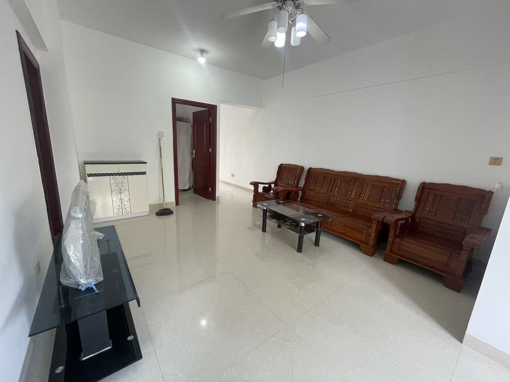 江军苑 2室1厅1卫 1800.0元/月 江军苑 2室1厅1卫 1800.0元/月室内图