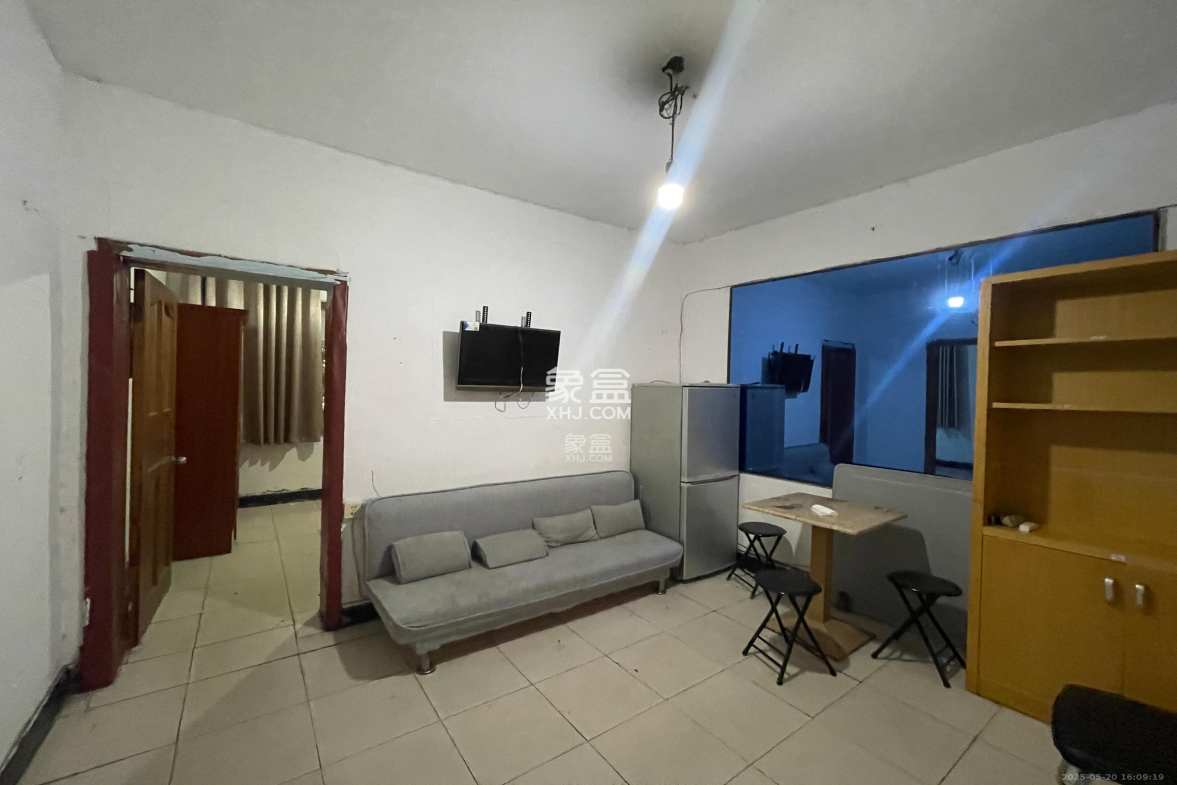 四端里散盘  1室1厅1卫    2000.0元/月 四端里散盘  1室1厅1卫    2000.0元/月室内图