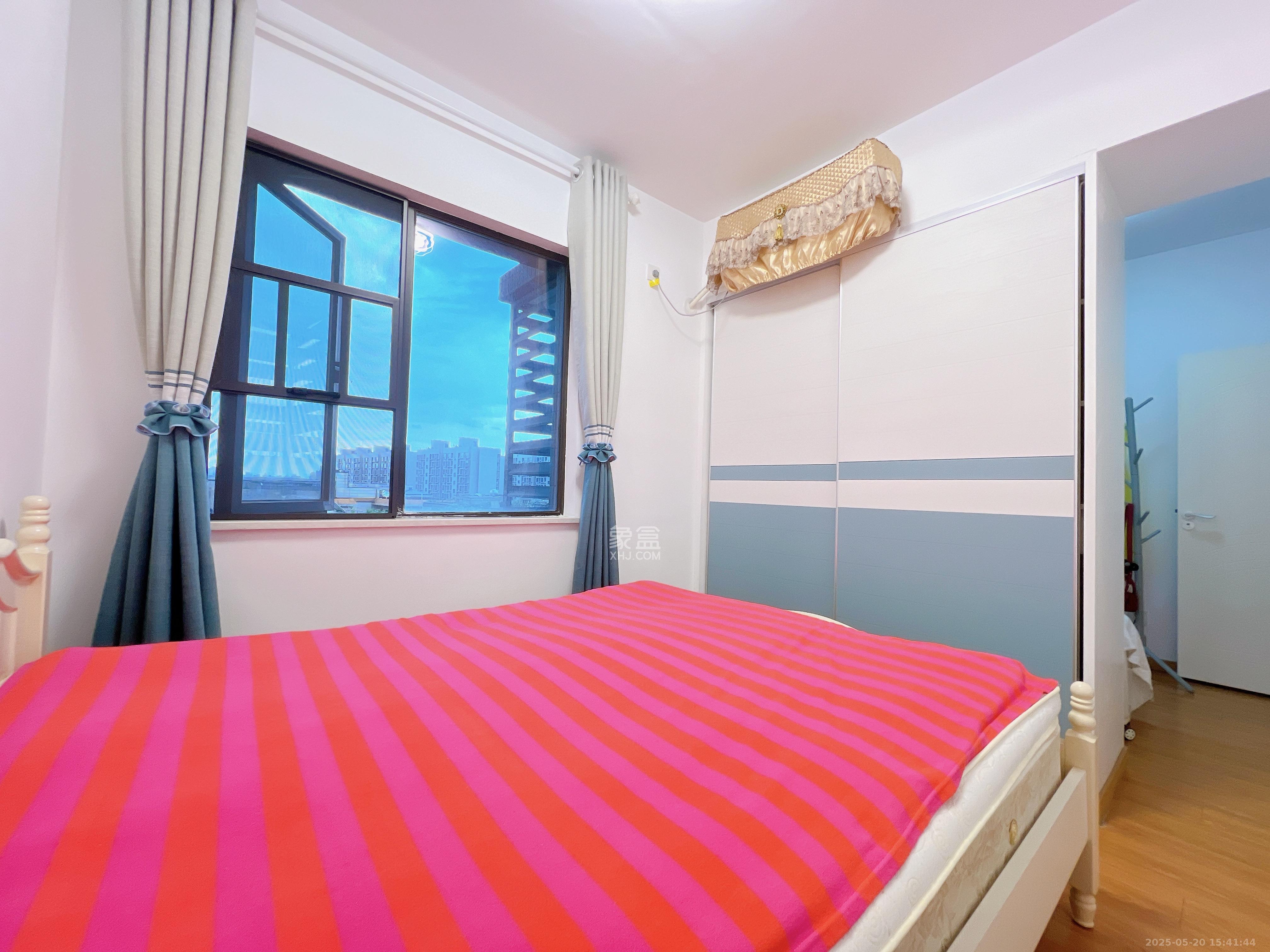 上园商住小区  3室2厅1卫    3200.0元/月室内图