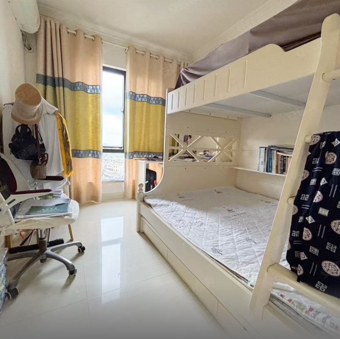 琥珀悠澜  2室2厅1卫    115.0万 琥珀悠澜  2室2厅1卫    115.0万客厅