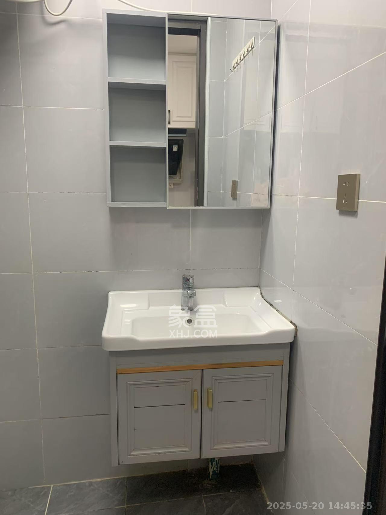 保利天禧EF区 1室0厅1卫 1700.0元/月 保利天禧EF区 1室0厅1卫 1700.0元/月室内图