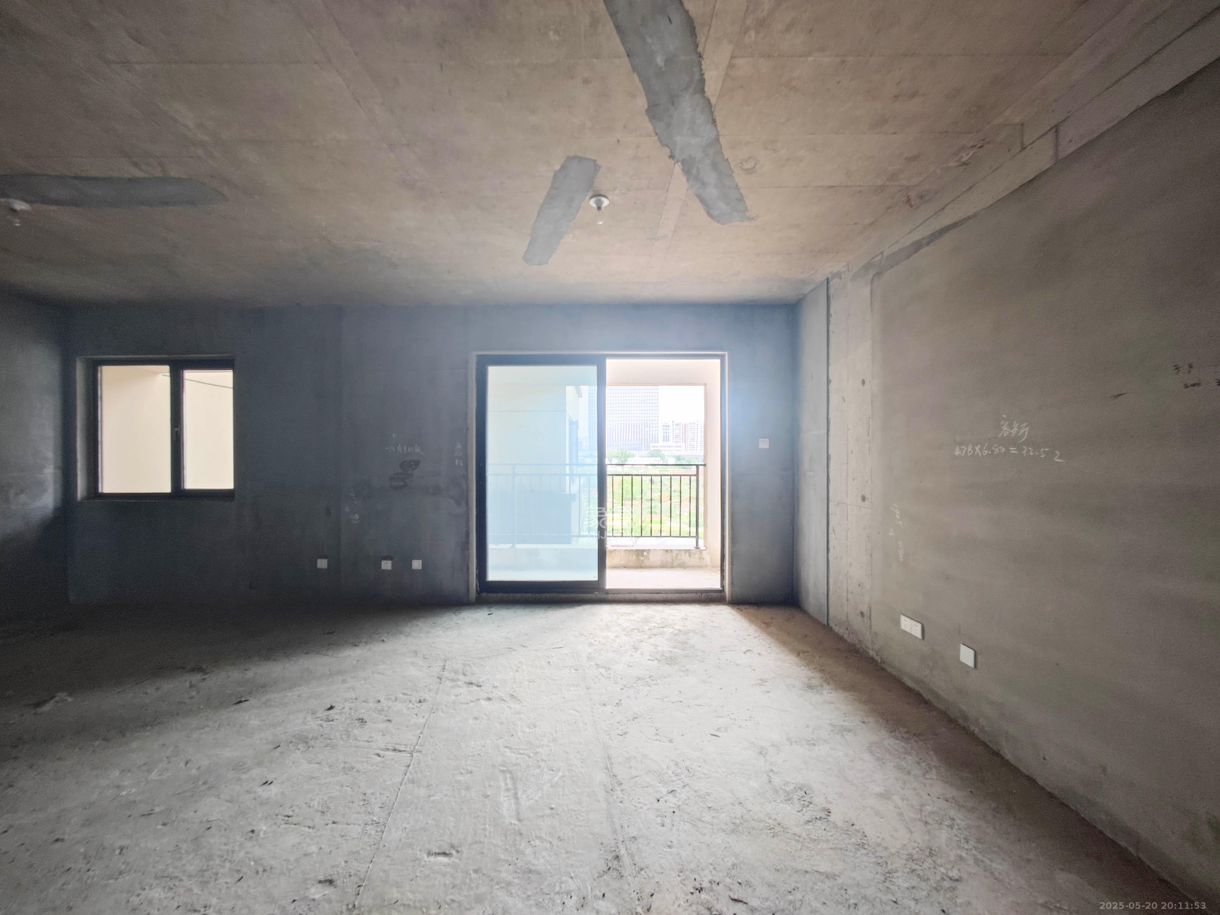 合能枫丹丽舍(柏悦名苑)  3室2厅2卫    110.0万 合能枫丹丽舍(柏悦名苑)  3室2厅2卫    110.0万客厅