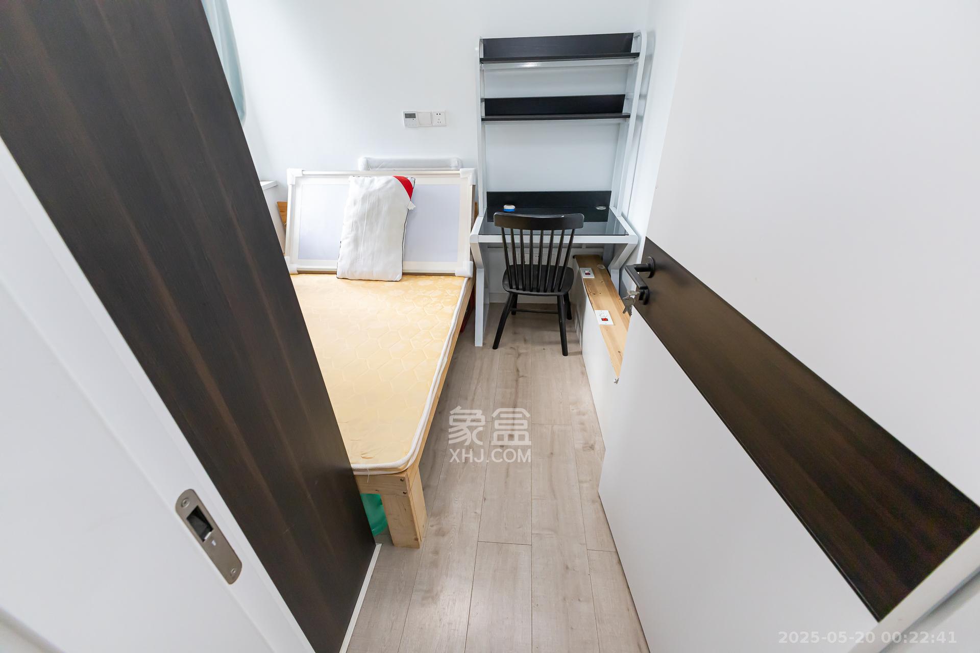 勤诚达境界城 3室2厅2卫 99.0万 勤诚达境界城 3室2厅2卫 99.0万卧室