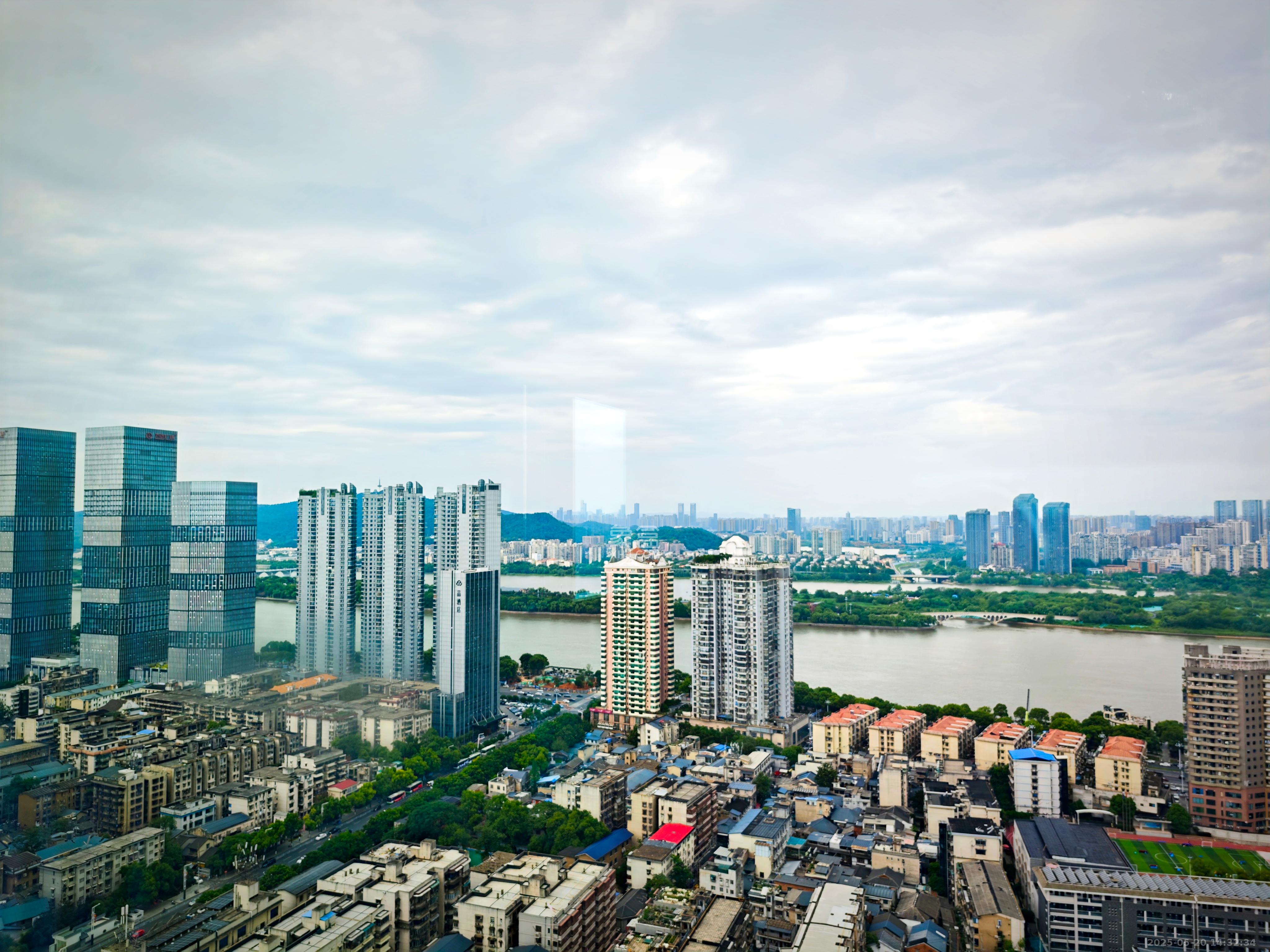 华润置地中心  1室1厅1卫    2600.0元/月室内图