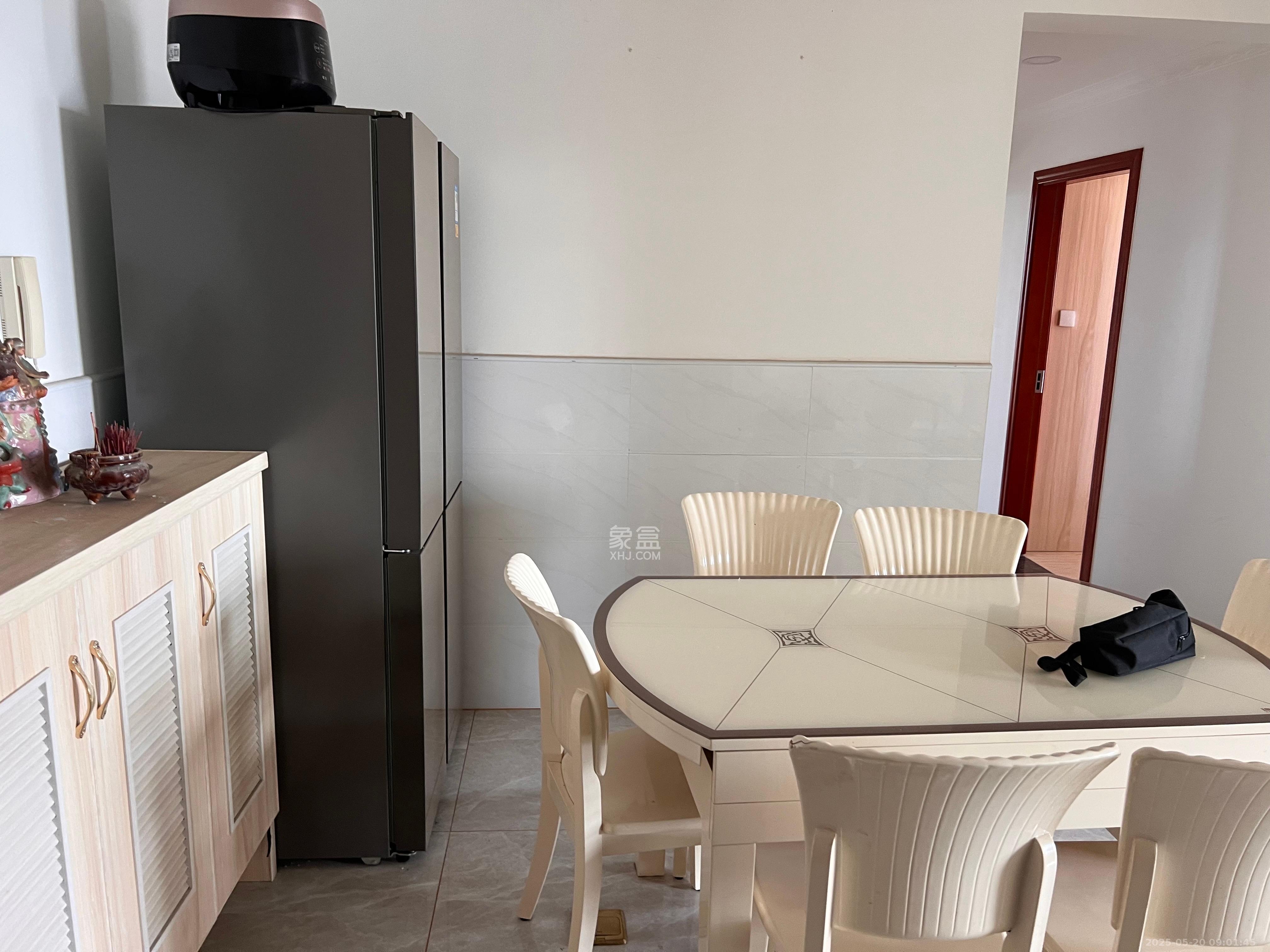 谷山乐园三期  3室2厅1卫    2200.0元/月 谷山乐园三期  3室2厅1卫    2200.0元/月室内图