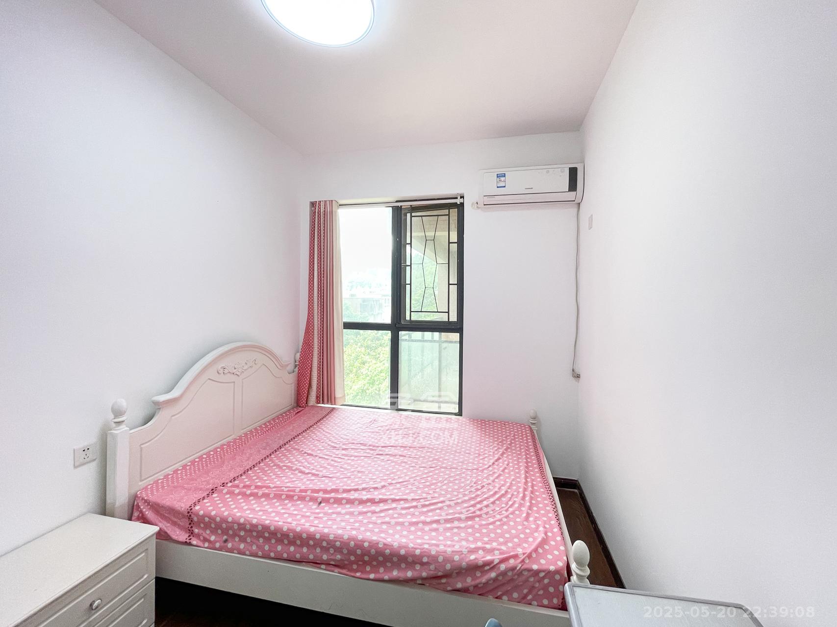 珠江东方明珠(新地东方明珠)一二期 3室2厅1卫 86.0万 珠江东方明珠(新地东方明珠)一二期 3室2厅1卫 86.0万卧室