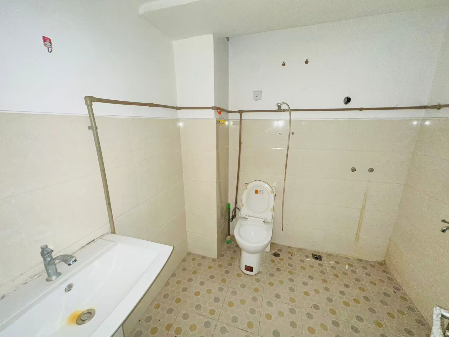 安信大厦  3室2厅1卫   1600.00元/月室内图