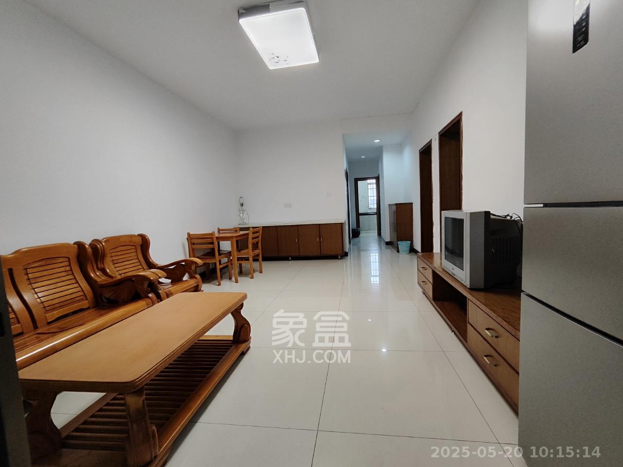 向陽湖安置小區(qū)  2室2廳1衛(wèi)   3200.00元/月