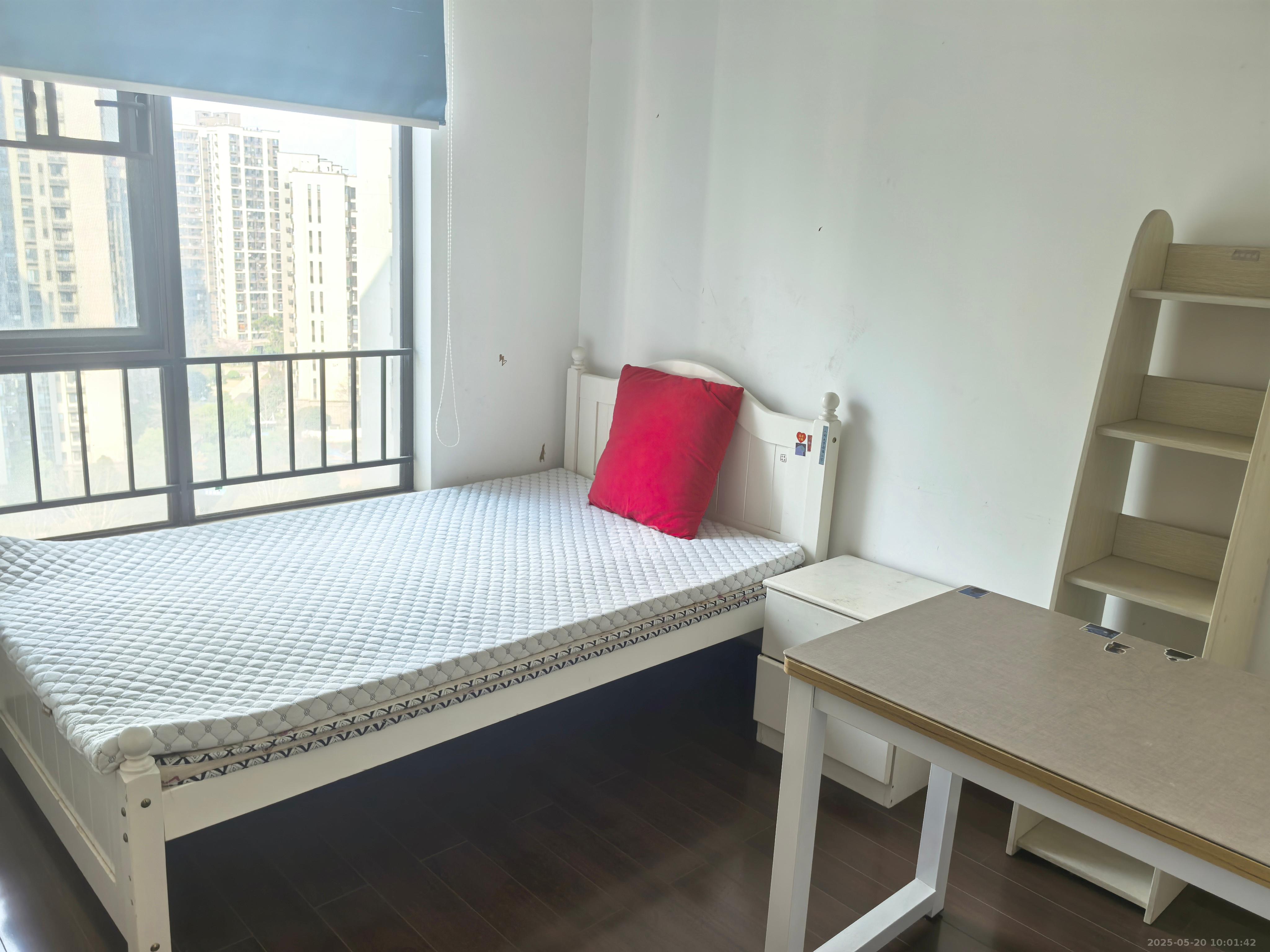 万科里梅溪郡  3室2厅2卫    3500.0元/月 万科里梅溪郡  3室2厅2卫    3500.0元/月室内图