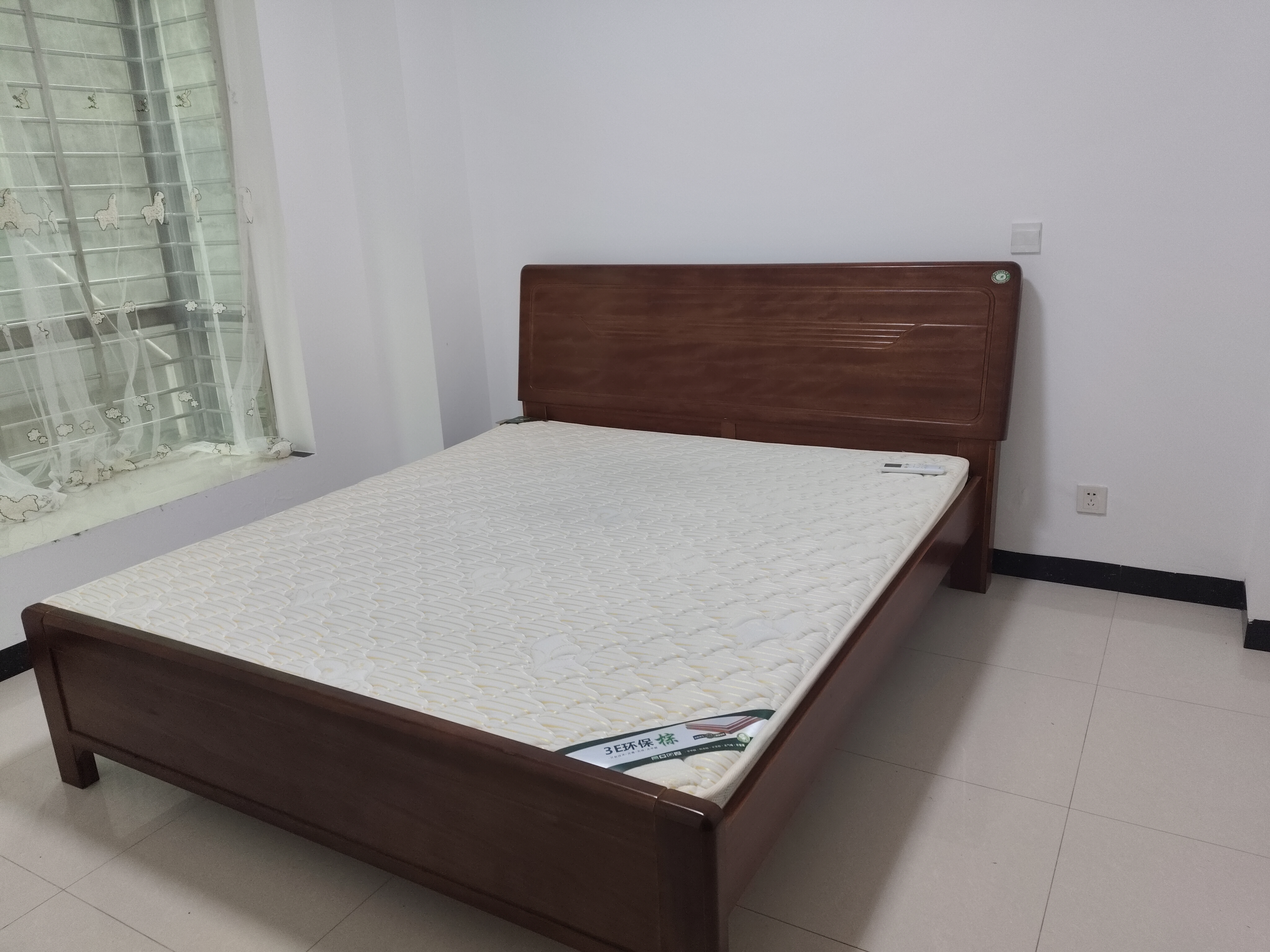 崇华小区  3室2厅2卫   2300.00元/月室内图