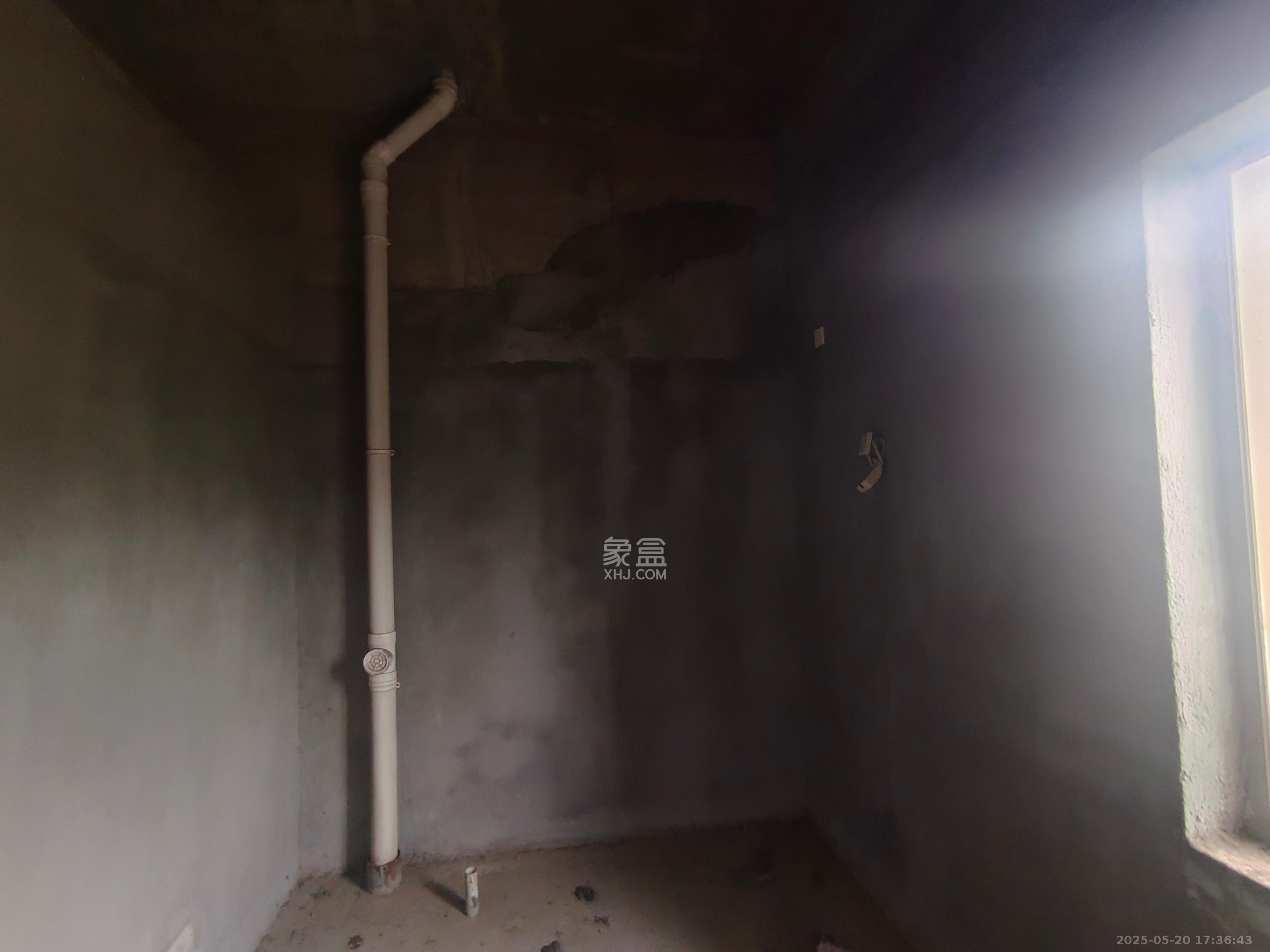 卓越蔚蓝海岸一期  1室0厅0卫    4000.0元/月