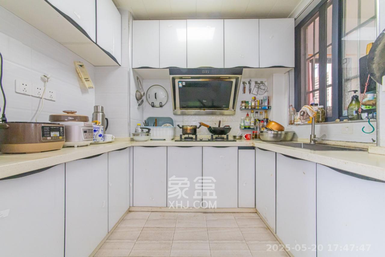 中建芙蓉嘉苑  3室2厅1卫   2200.00元/月室内图