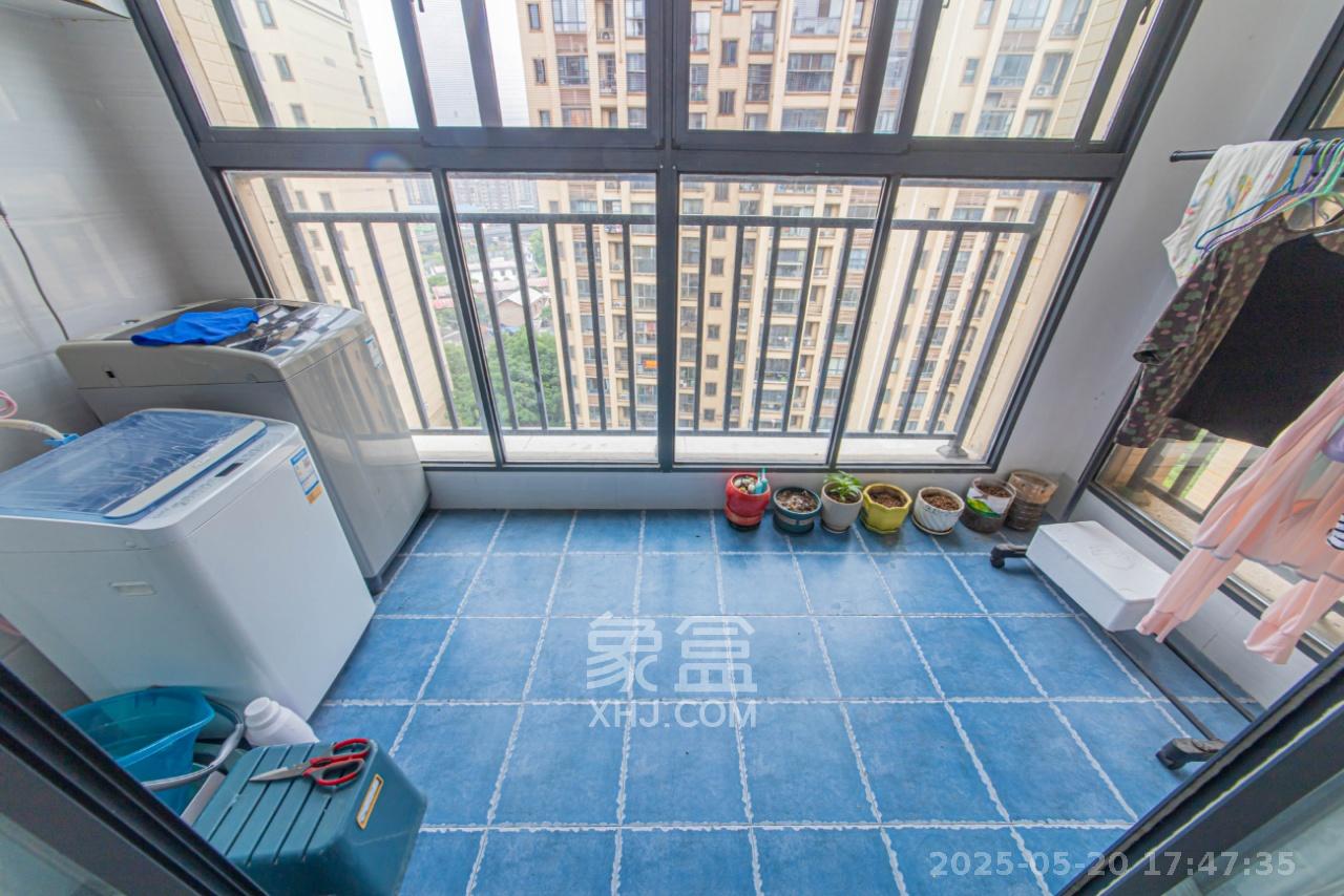 中建芙蓉嘉苑  3室2厅1卫   2200.00元/月室内图