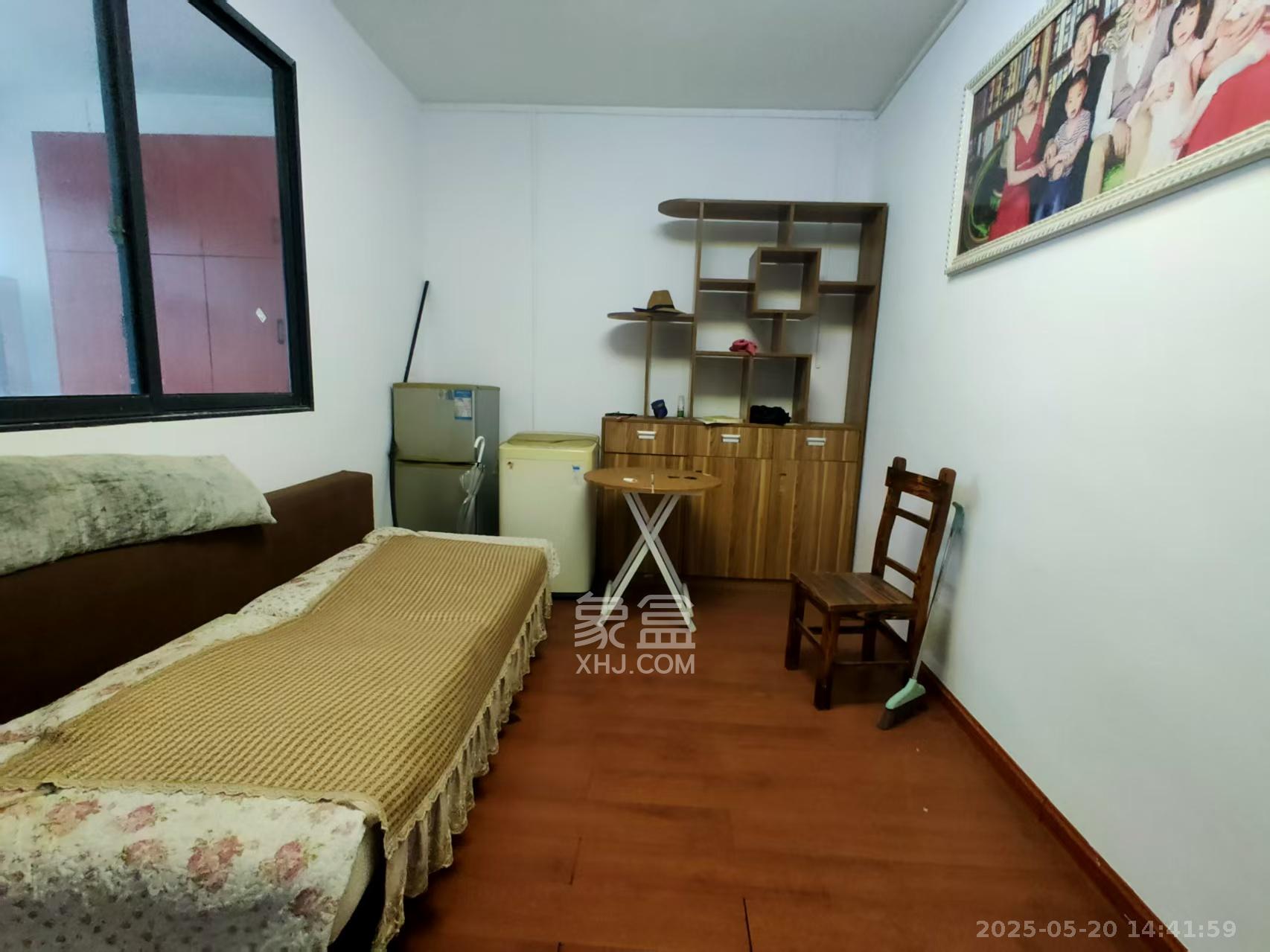 青青家园 2室1厅1卫 1800.0元/月 青青家园 2室1厅1卫 1800.0元/月室内图