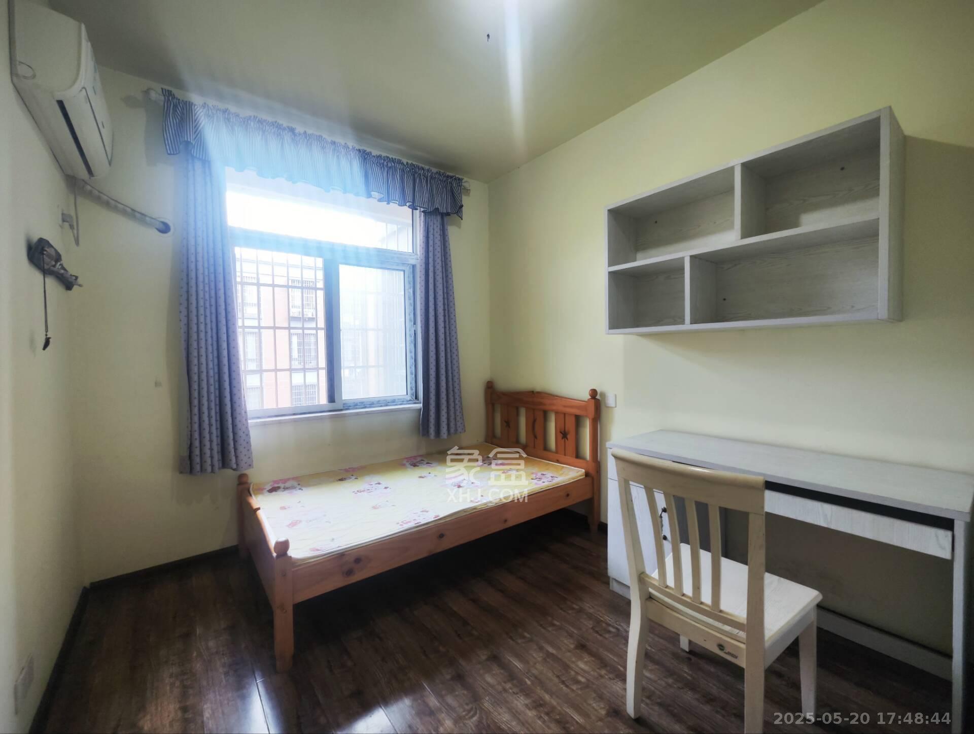 山水湾  3室2厅2卫   2000.00元/月室内图