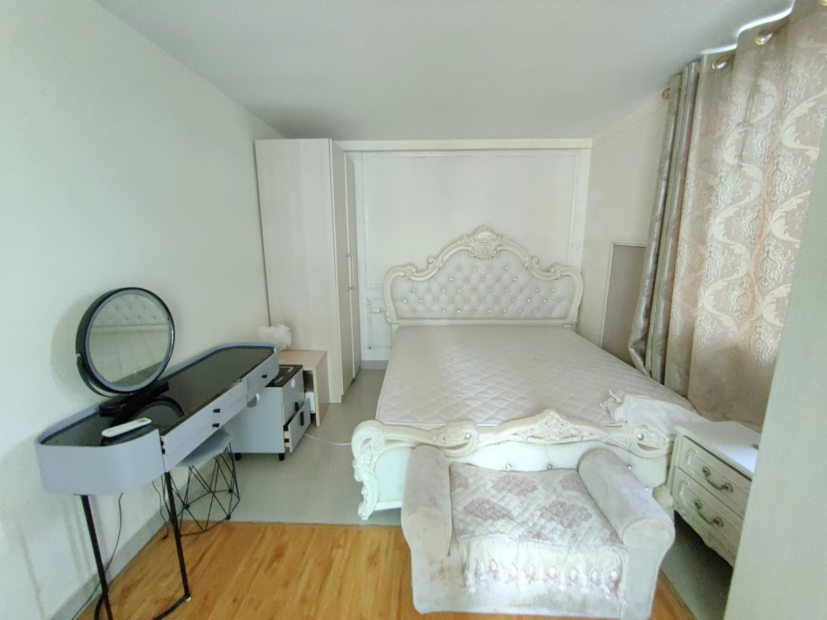 汇泰大厦 2室2厅1卫 3200.0元/月 汇泰大厦 2室2厅1卫 3200.0元/月室内图