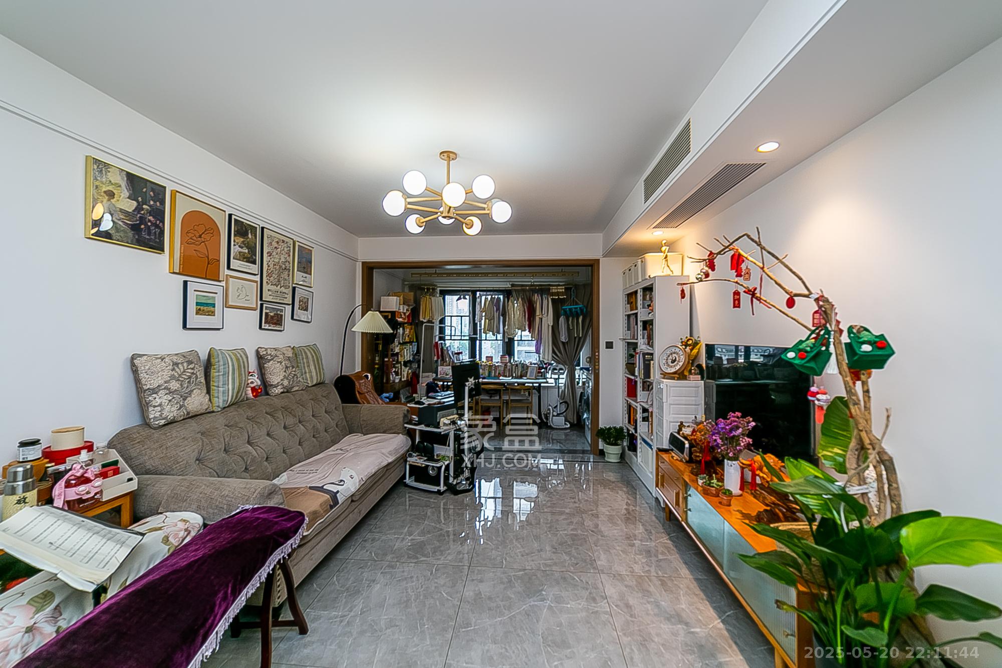 卓越江岸  4室2厅2卫    201.0万 卓越江岸  4室2厅2卫    201.0万客厅