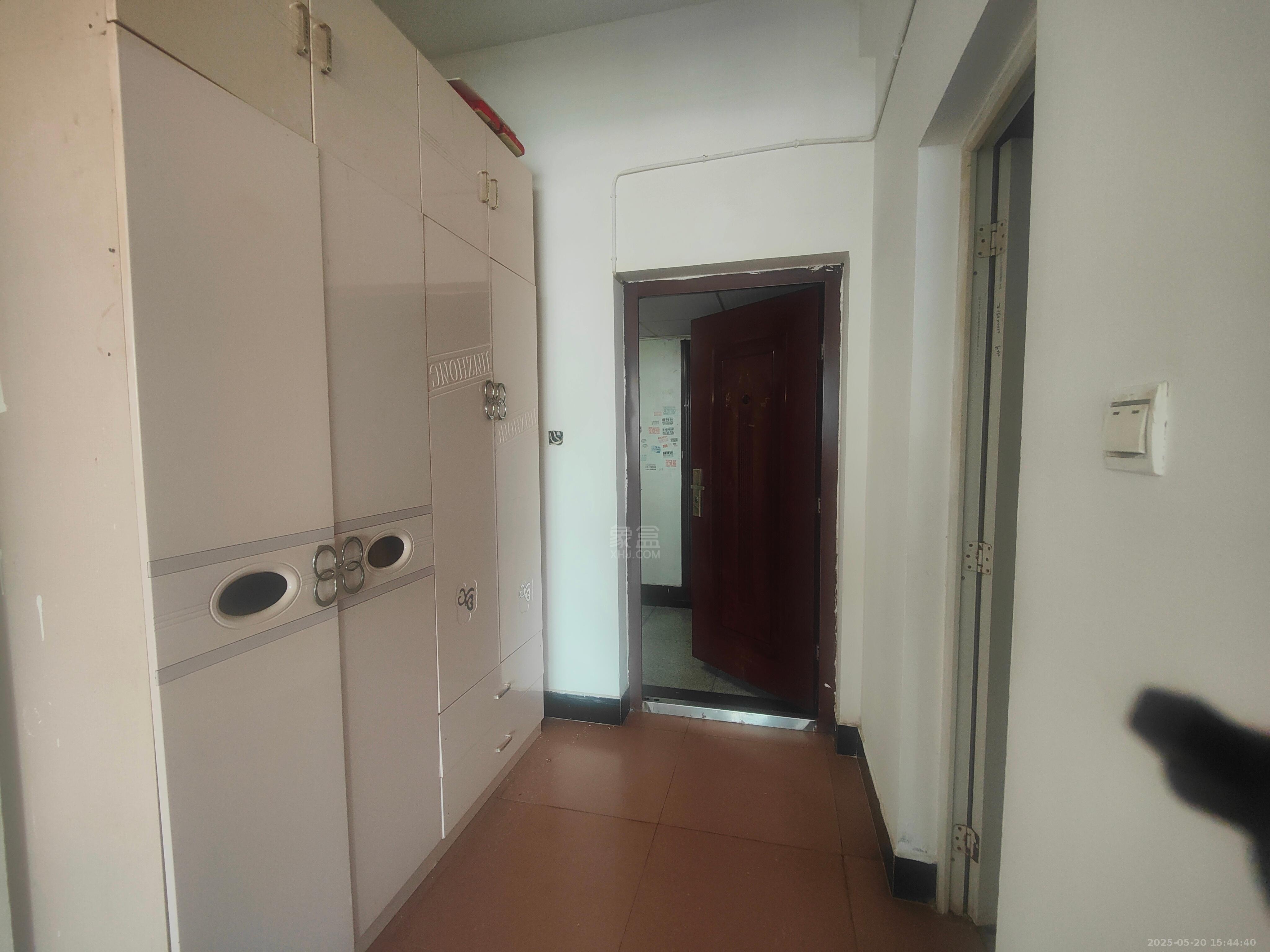 庐山春天大厦(和一宾馆) 1室1厅1卫 900.0元/月 庐山春天大厦(和一宾馆) 1室1厅1卫 900.0元/月室内图