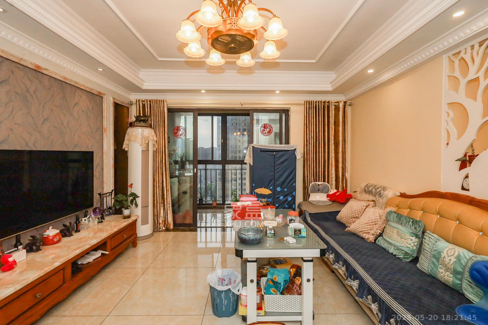 钰龙天下二期(钰龙佳园) 3室2厅2卫 278.0万 钰龙天下二期(钰龙佳园) 3室2厅2卫 278.0万客厅