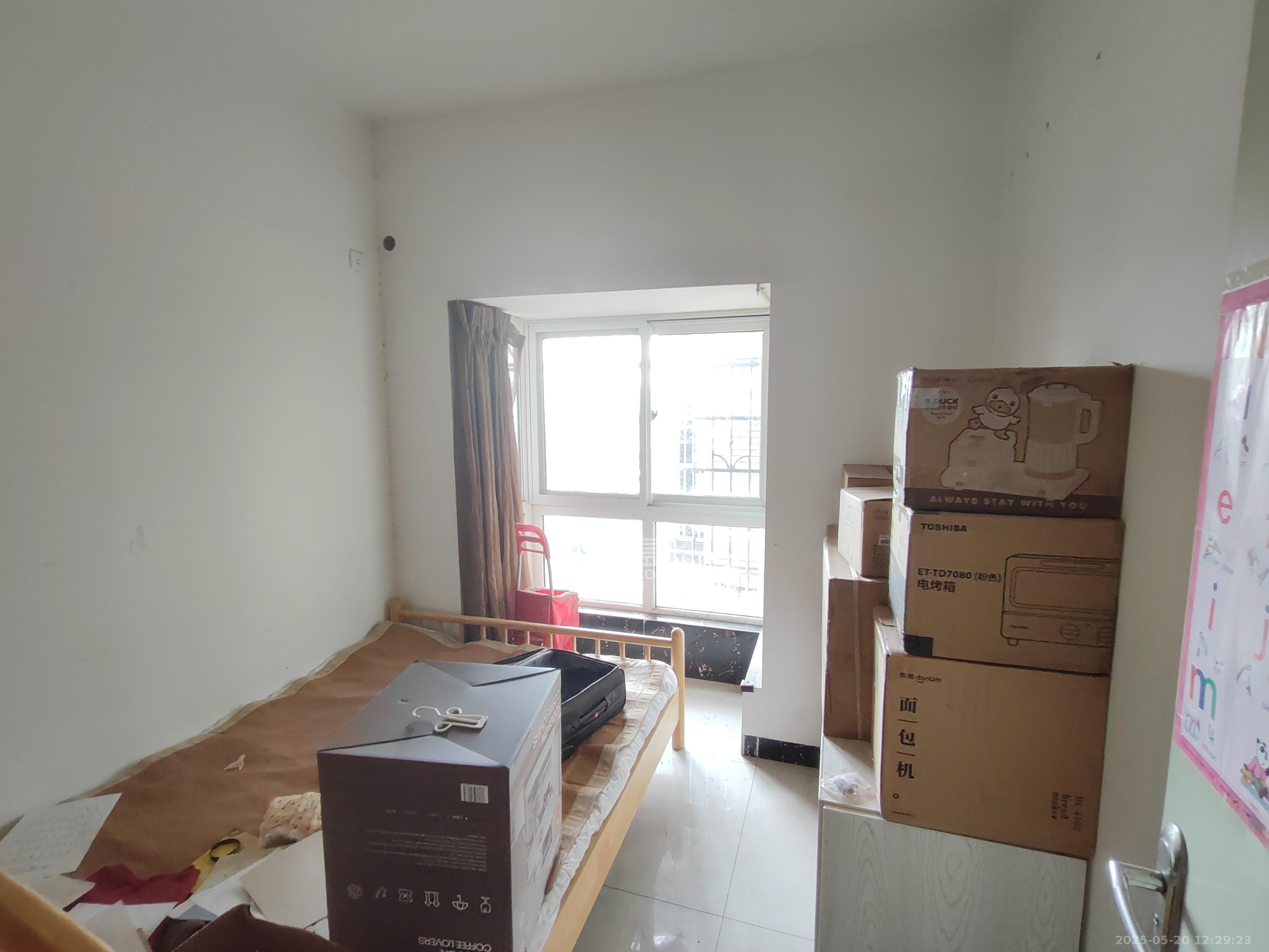 汀湘十里 4室2厅2卫 2000.0元/月 汀湘十里 4室2厅2卫 2000.0元/月室内图