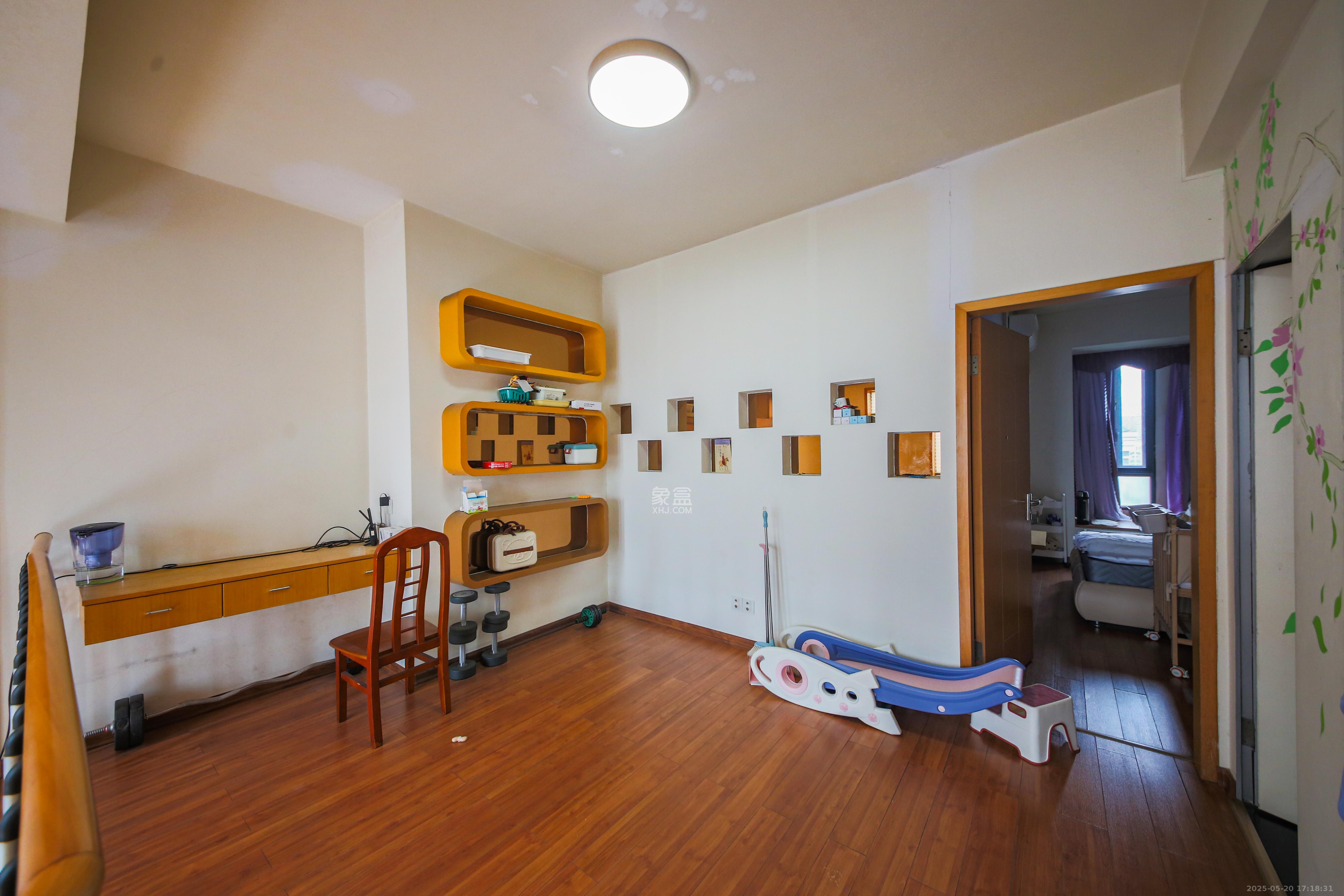 奥林匹克花园  4室2厅2卫    110.0万 奥林匹克花园  4室2厅2卫    110.0万卧室