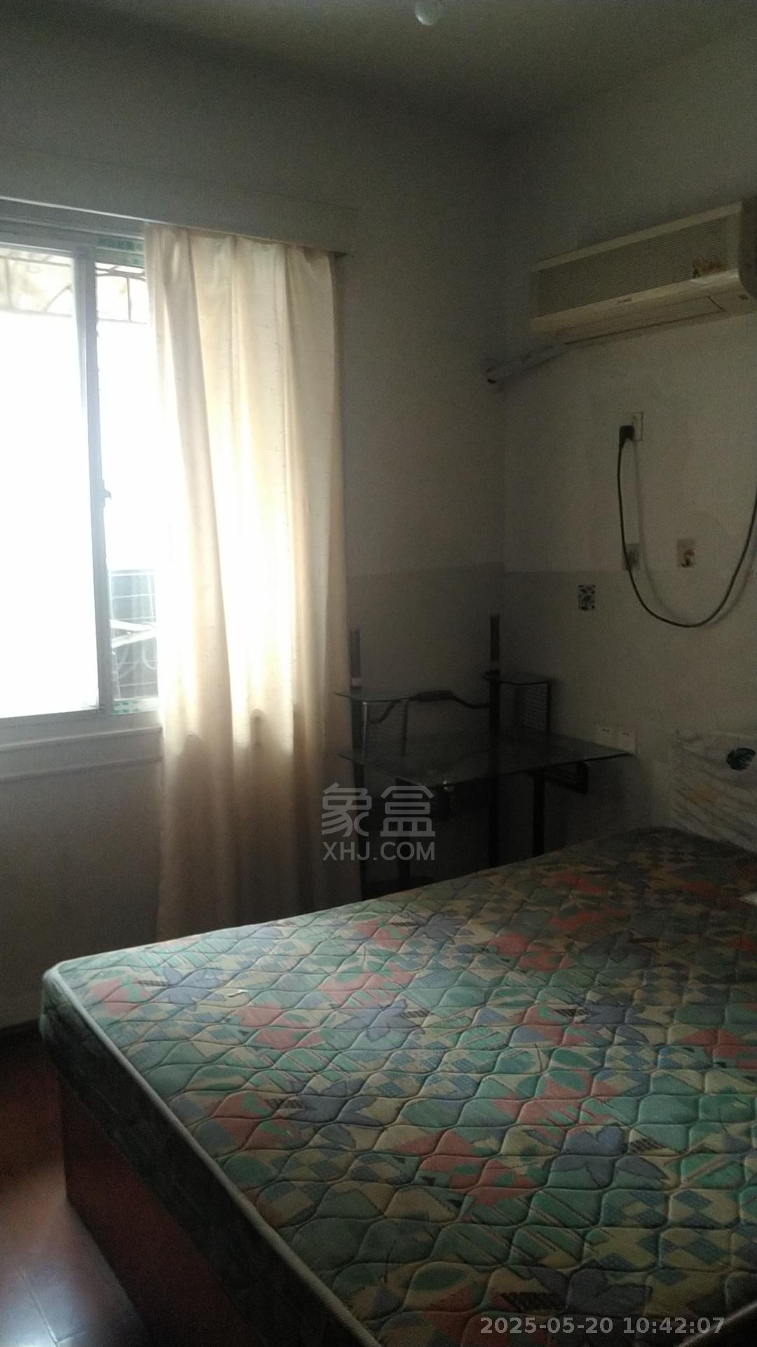 电子局单位房大坪路88号 2室2厅1卫 700.0元/月 电子局单位房大坪路88号 2室2厅1卫 700.0元/月室内图