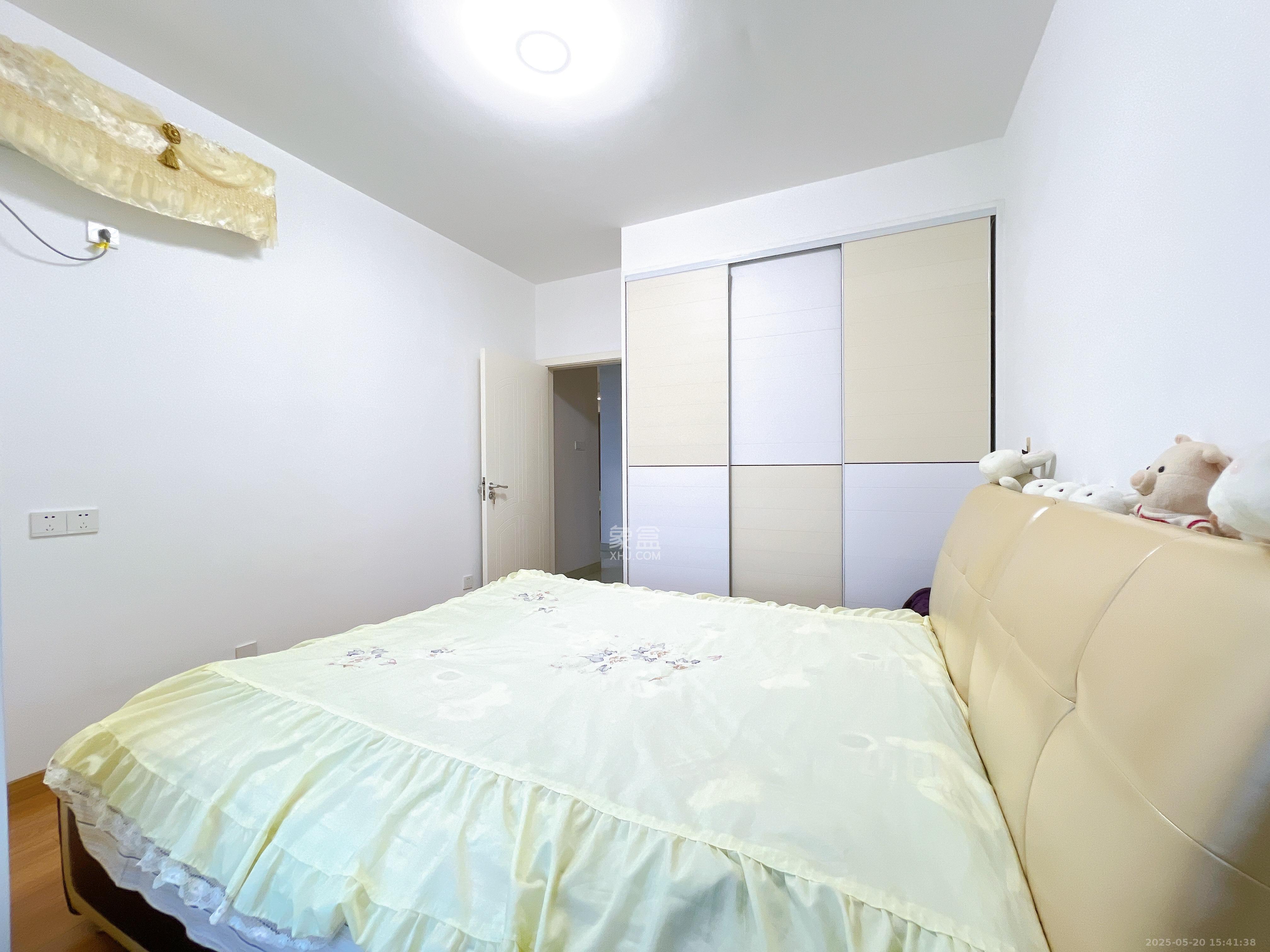 上园商住小区 3室2厅1卫 3200.0元/月 上园商住小区 3室2厅1卫 3200.0元/月室内图