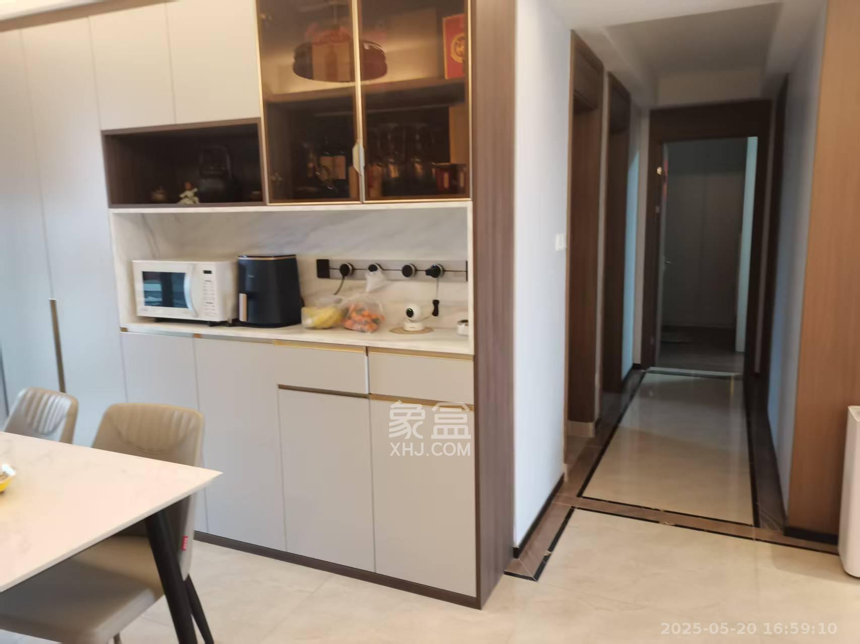 保利茉莉公馆 3室2厅2卫 3300.0元/月 保利茉莉公馆 3室2厅2卫 3300.0元/月室内图