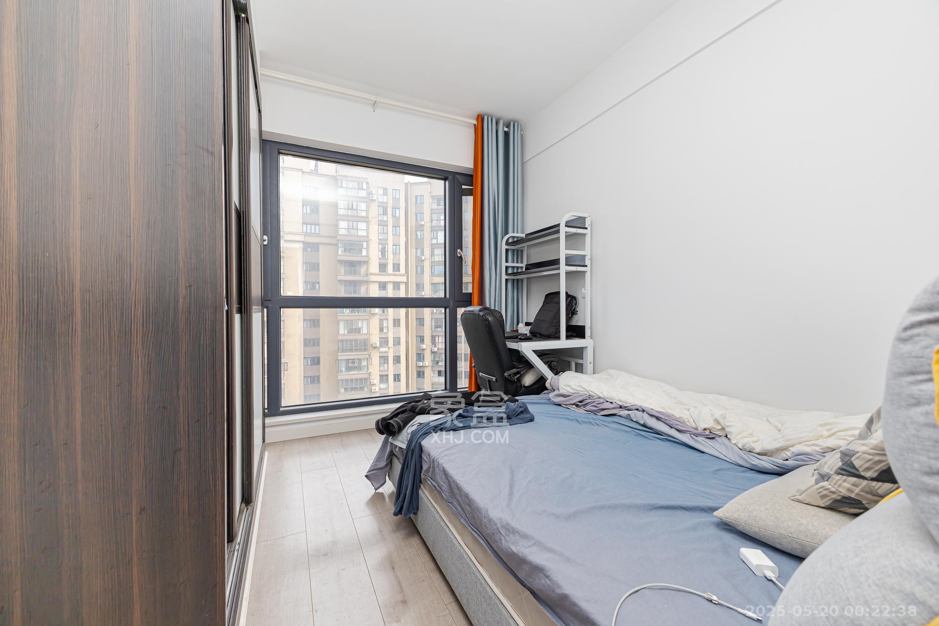 勤诚达境界城 3室2厅2卫 99.0万 勤诚达境界城 3室2厅2卫 99.0万卧室