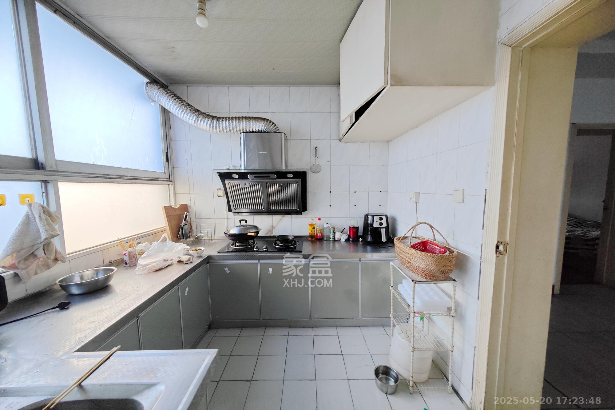 左家塘散盘(营山巷、曾家湾巷、妹子山巷) 2室2厅1卫 39.0万 左家塘散盘(营山巷、曾家湾巷、妹子山巷) 2室2厅1卫 39.0万厨房