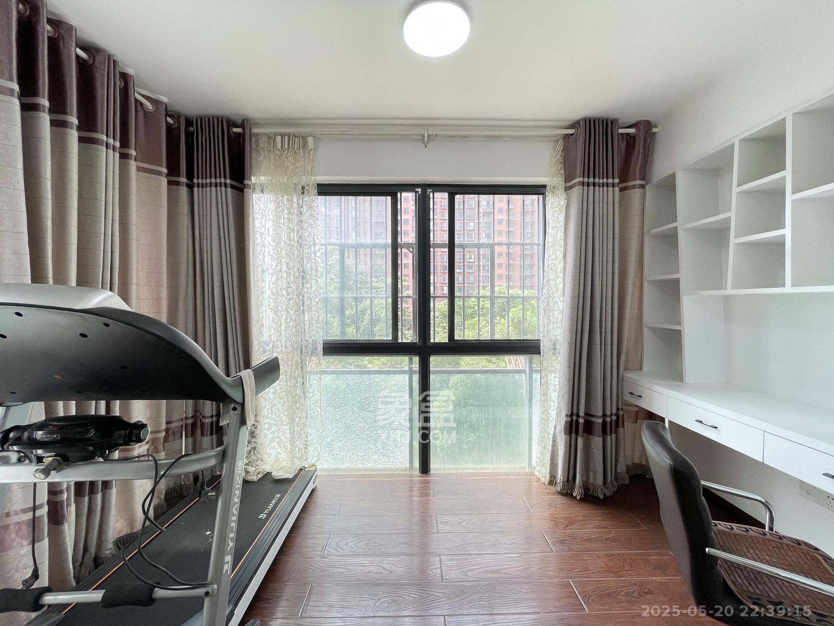 珠江东方明珠(新地东方明珠)一二期 3室2厅1卫 86.0万 珠江东方明珠(新地东方明珠)一二期 3室2厅1卫 86.0万卧室