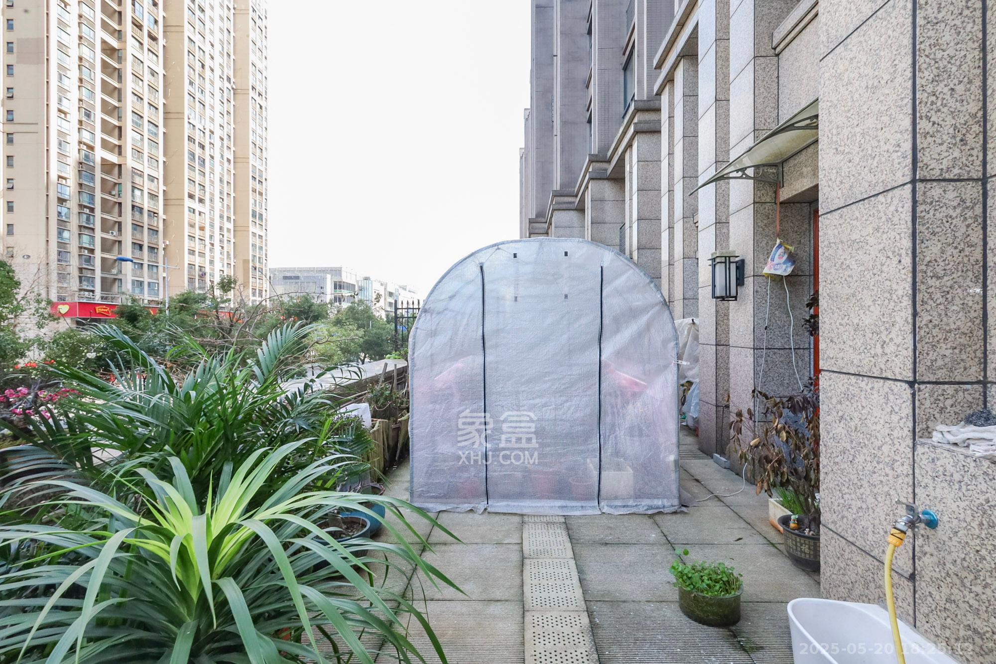 八方小区B区  3室2厅2卫    420.0万 八方小区B区  3室2厅2卫    420.0万阳台