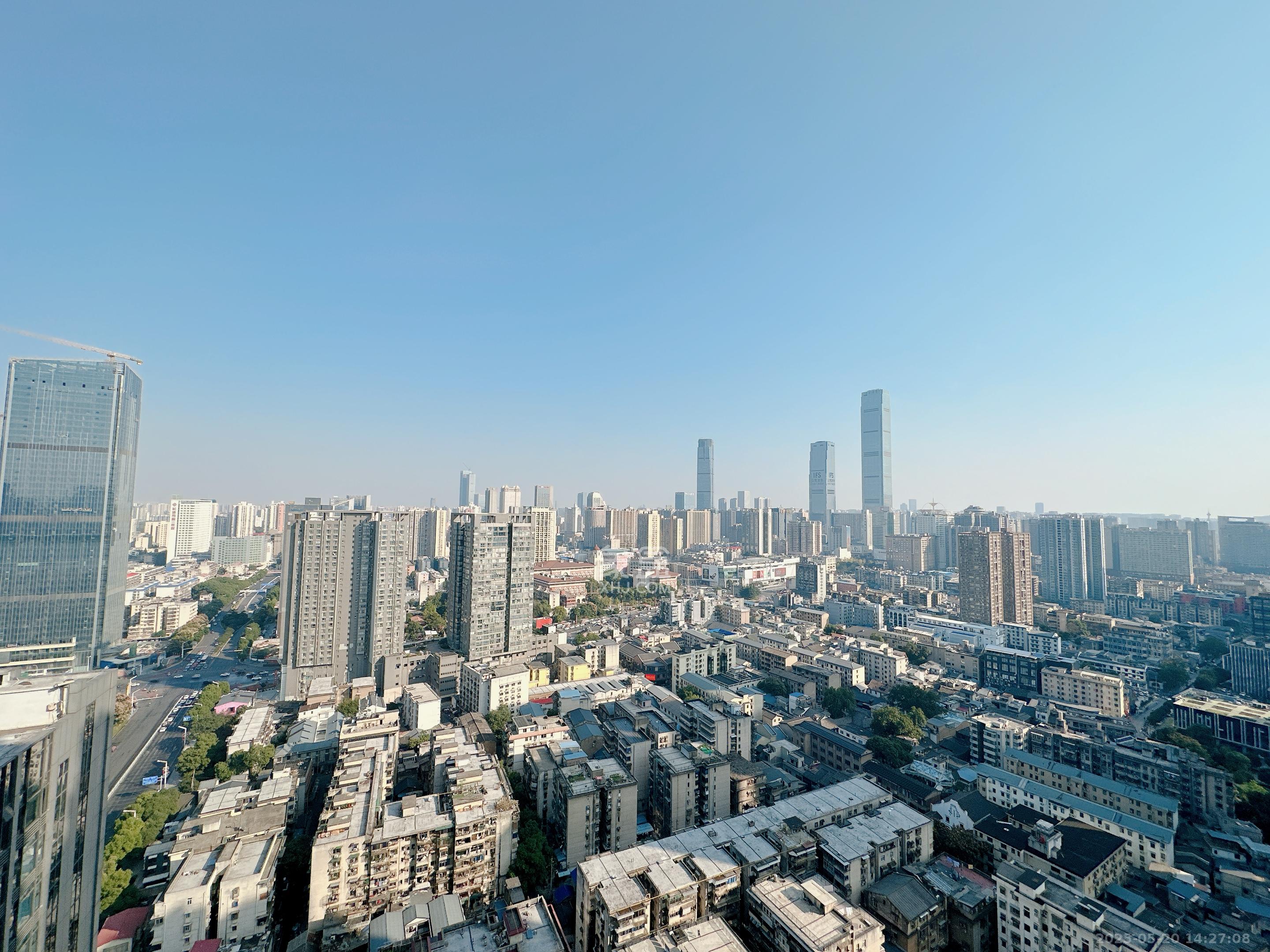 潮宗御苑 4室2厅2卫 6800.0元/月 潮宗御苑 4室2厅2卫 6800.0元/月室内图