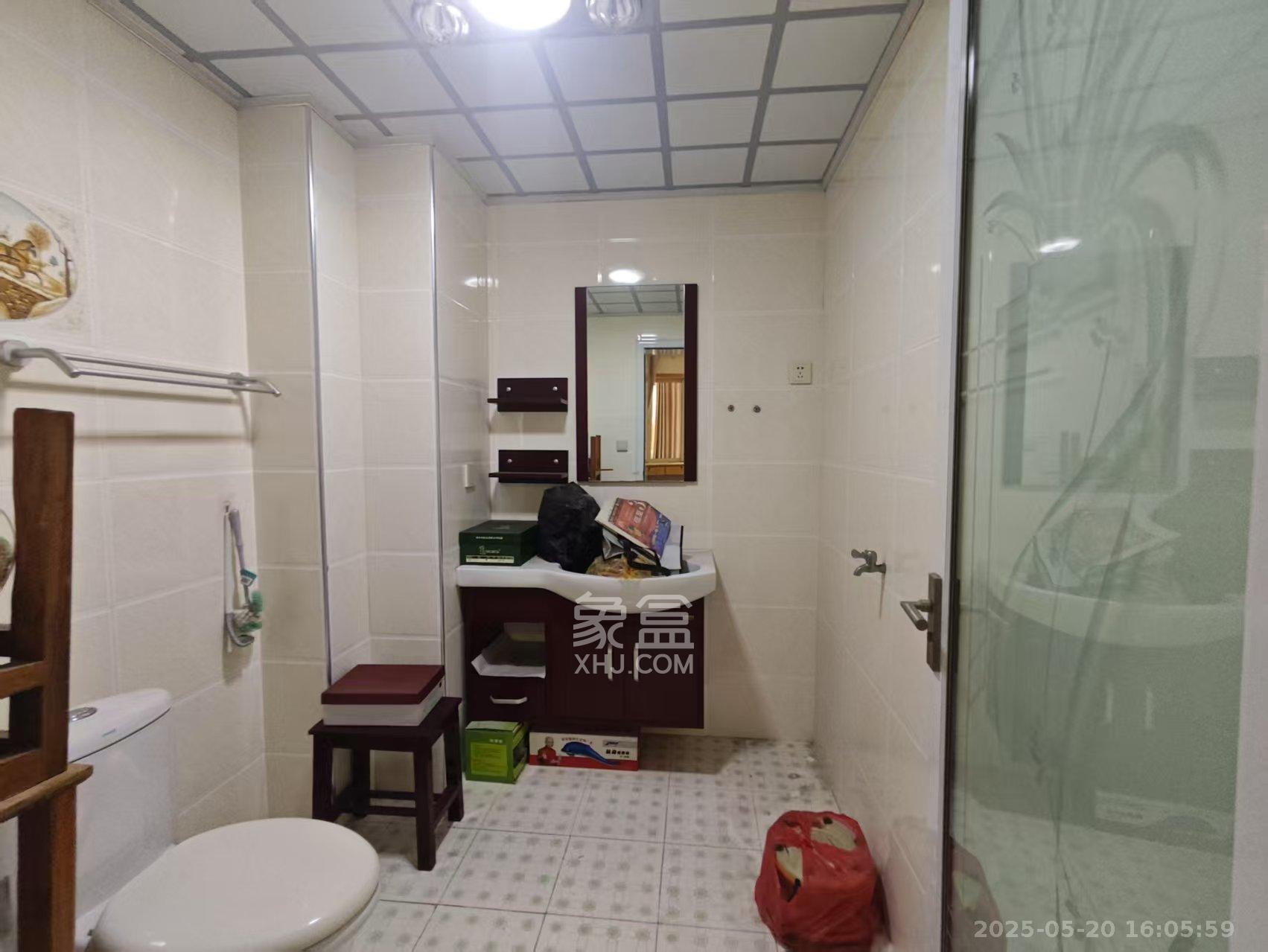 石油小区 4室2厅2卫 56.8万 石油小区 4室2厅2卫 56.8万室内图