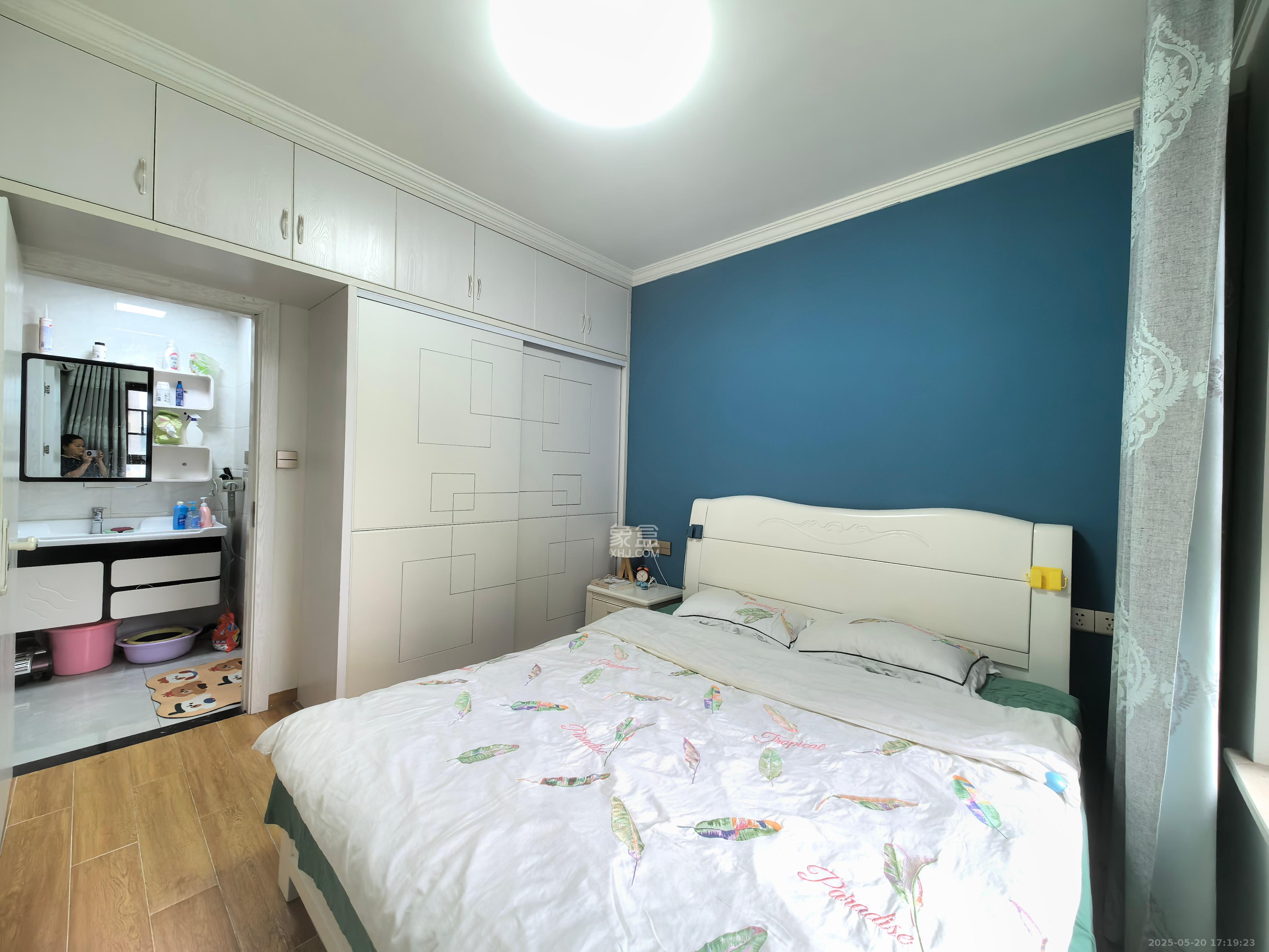 卓越蔚蓝城邦  3室2厅1卫   2300.00元/月室内图