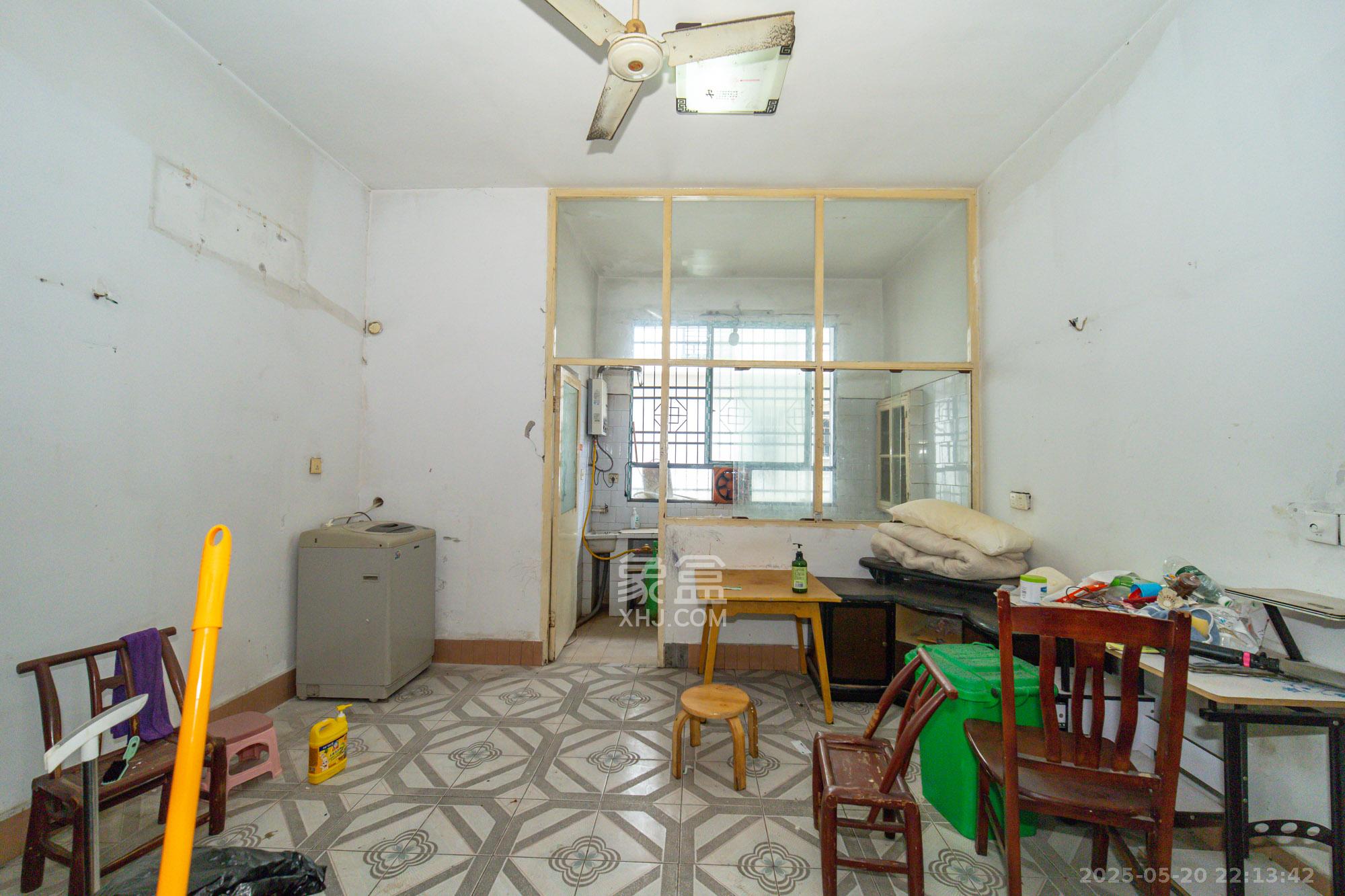 星沙一区 4室2厅0卫 117.5万 星沙一区 4室2厅0卫 117.5万客厅