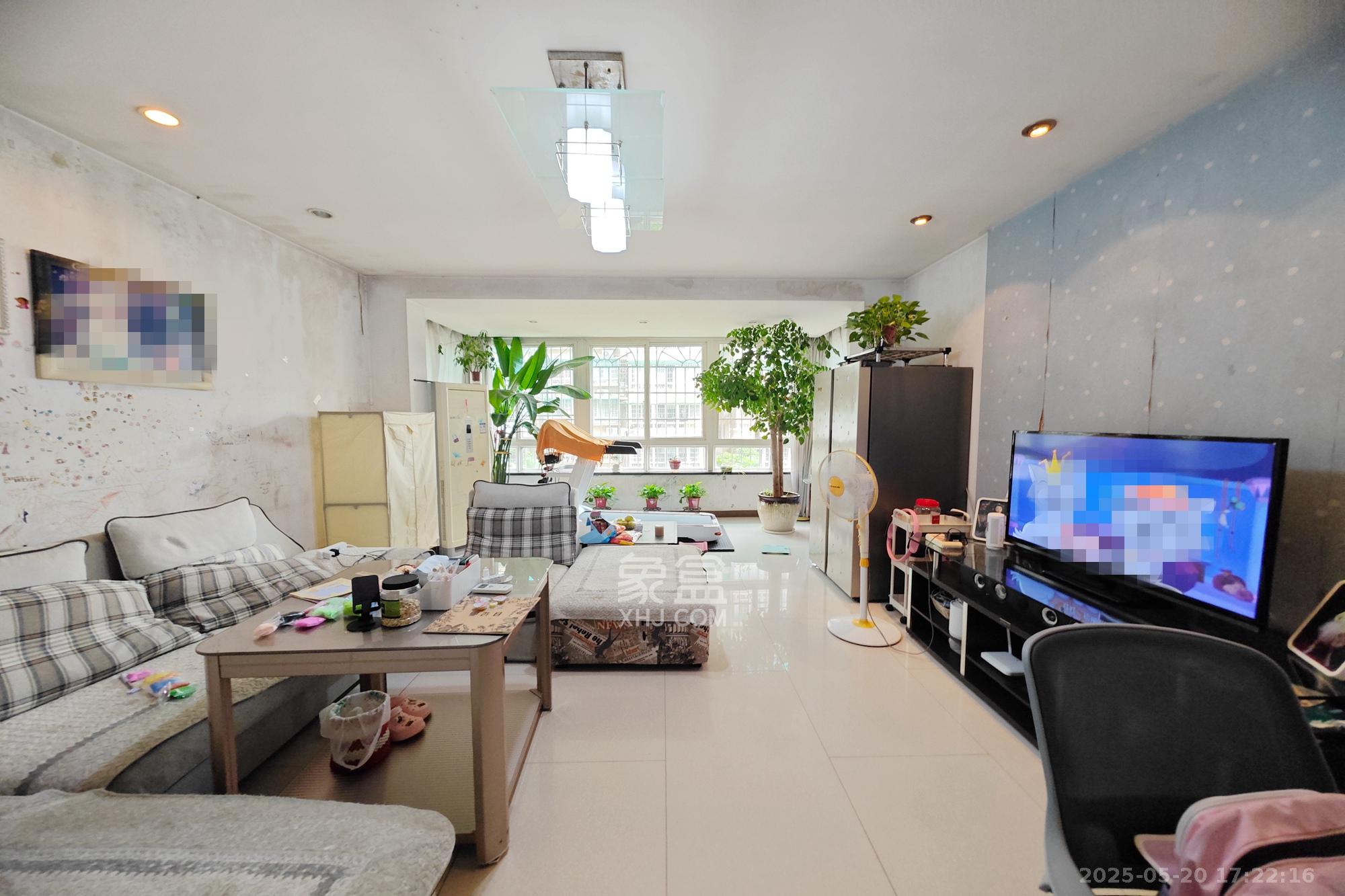 鑫天佳园  3室2厅2卫    83.8万 鑫天佳园  3室2厅2卫    83.8万客厅