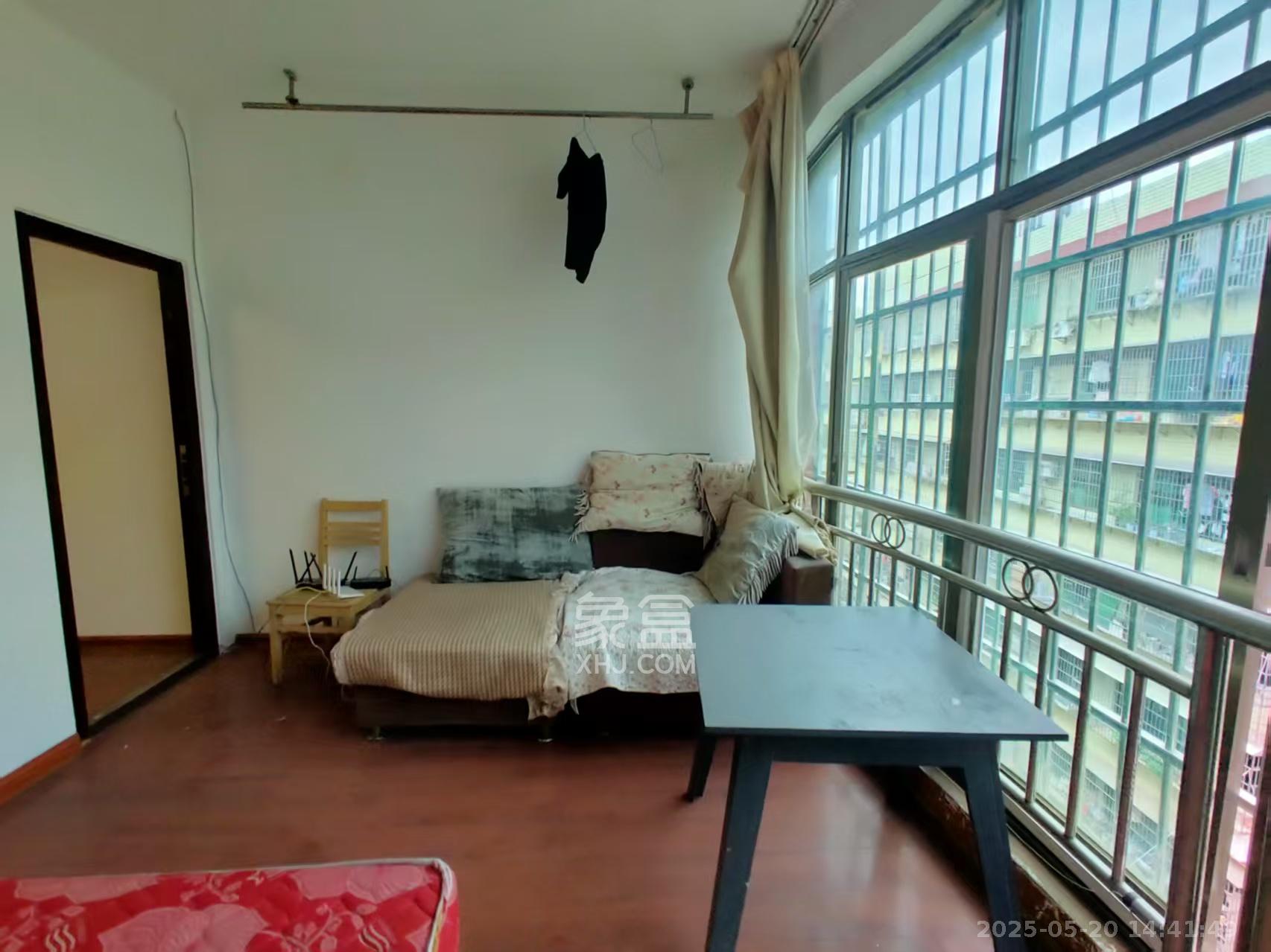 青青家园 2室1厅1卫 1800.0元/月 青青家园 2室1厅1卫 1800.0元/月室内图