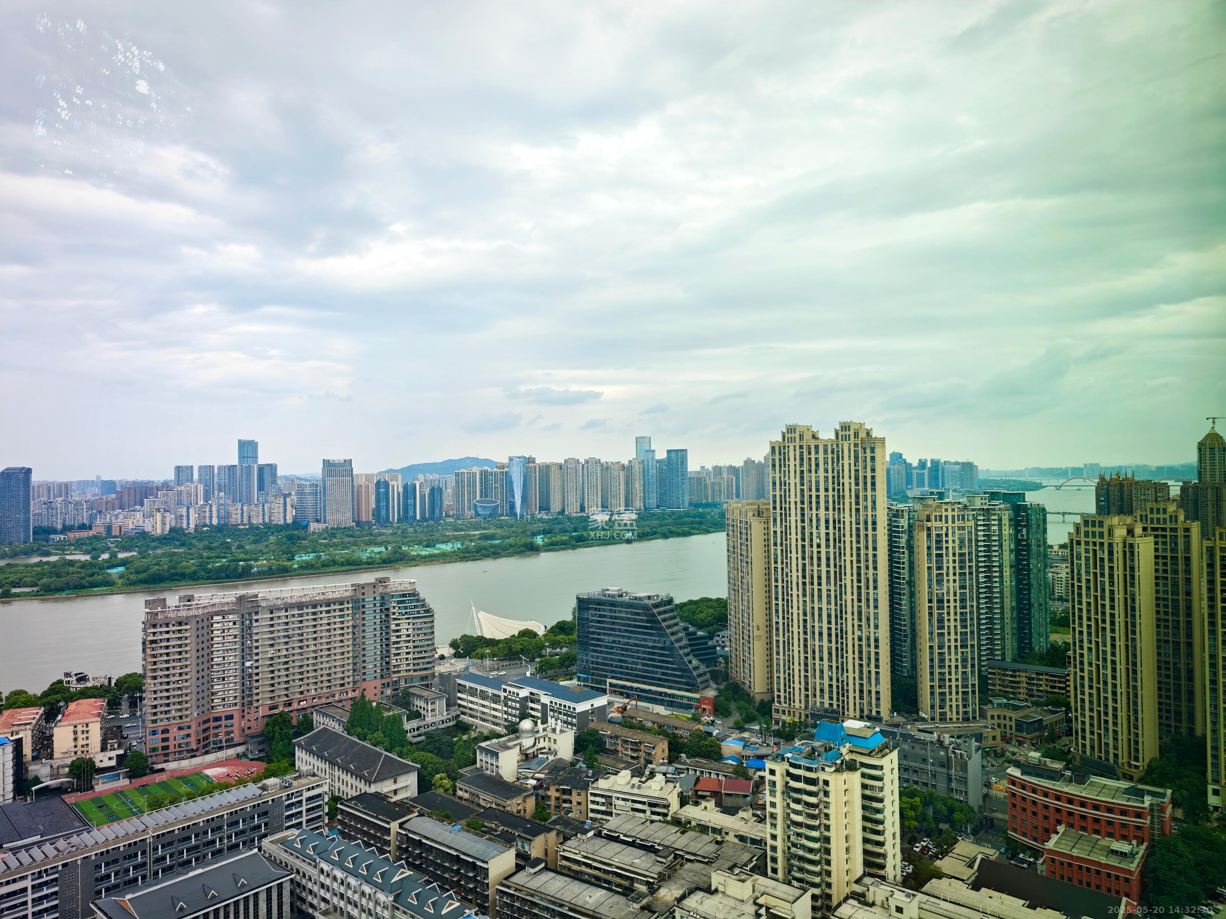 华润置地中心  1室1厅1卫    2600.0元/月室内图