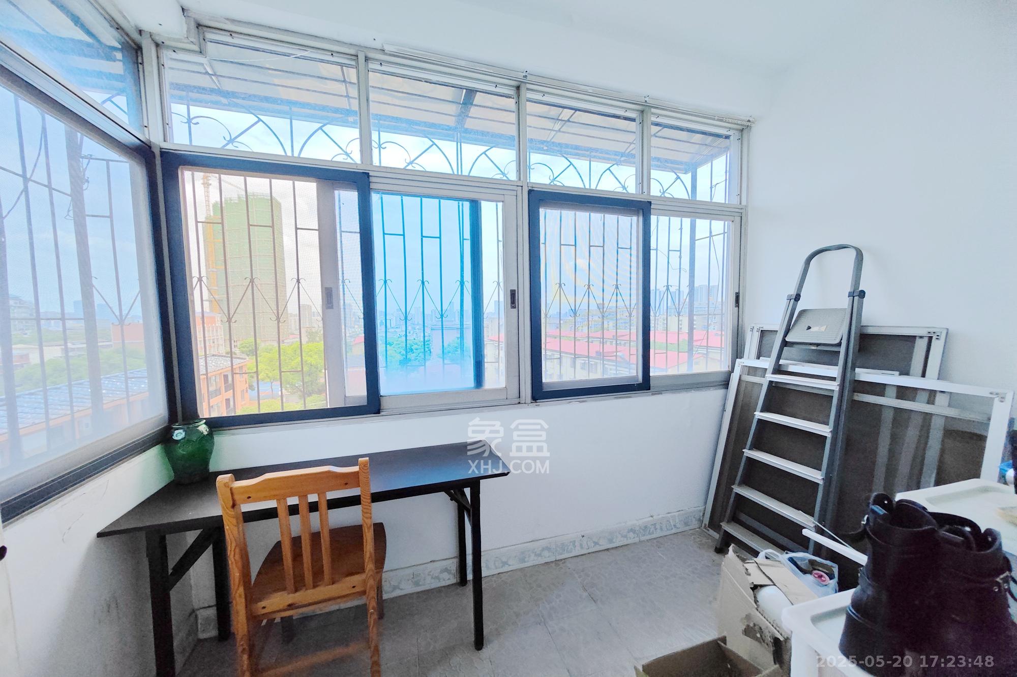 左家塘散盘(营山巷、曾家湾巷、妹子山巷) 2室2厅1卫 39.0万 左家塘散盘(营山巷、曾家湾巷、妹子山巷) 2室2厅1卫 39.0万阳台