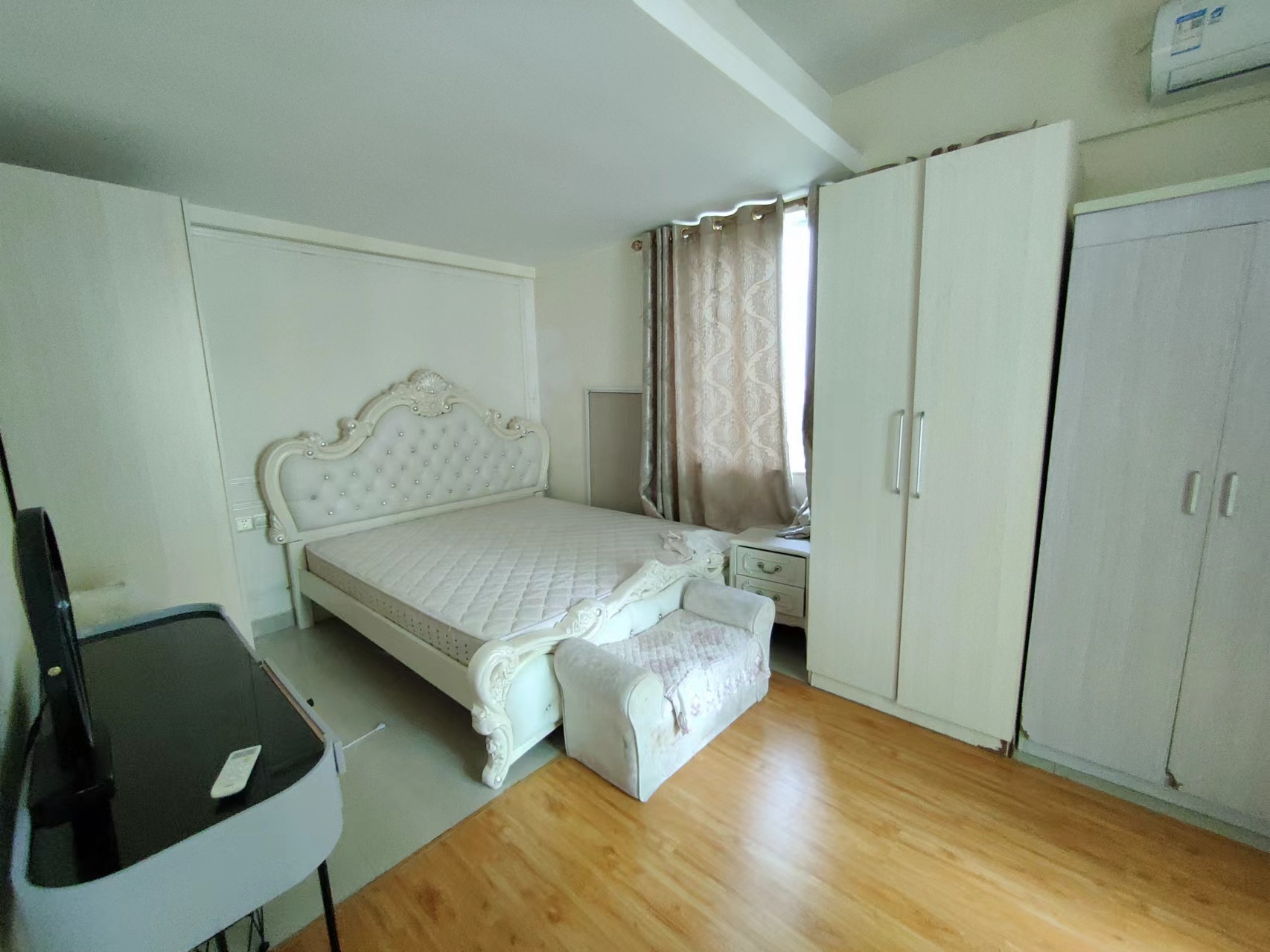 汇泰大厦 2室2厅1卫 3200.0元/月 汇泰大厦 2室2厅1卫 3200.0元/月室内图