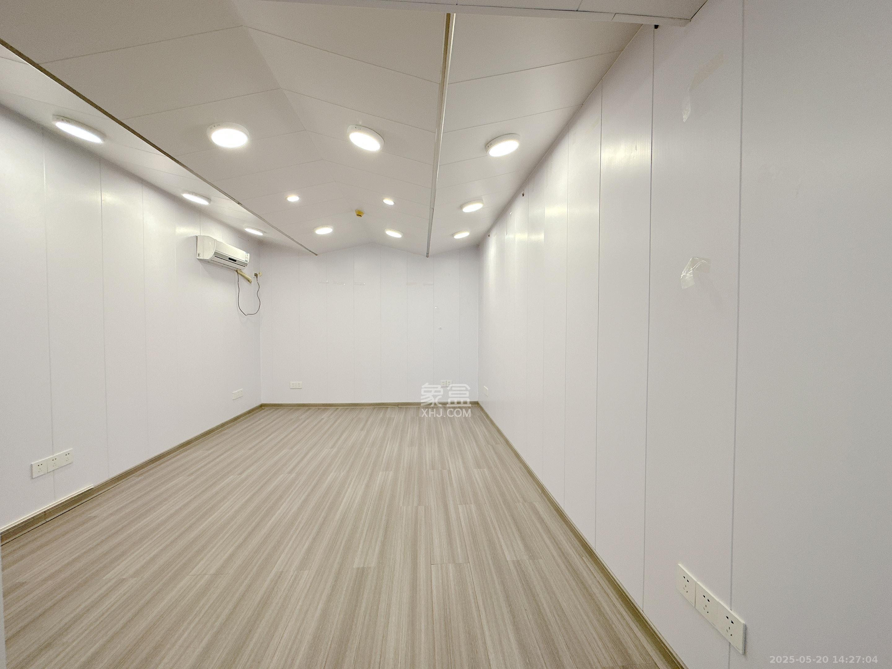 潮宗御苑 4室2厅2卫 6800.0元/月 潮宗御苑 4室2厅2卫 6800.0元/月室内图