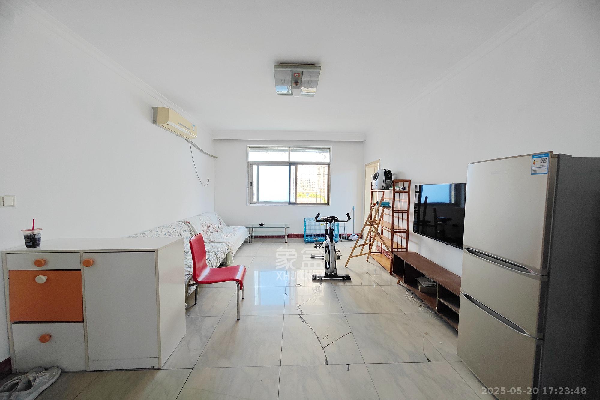 左家塘散盘(营山巷、曾家湾巷、妹子山巷) 2室2厅1卫 39.0万 左家塘散盘(营山巷、曾家湾巷、妹子山巷) 2室2厅1卫 39.0万客厅